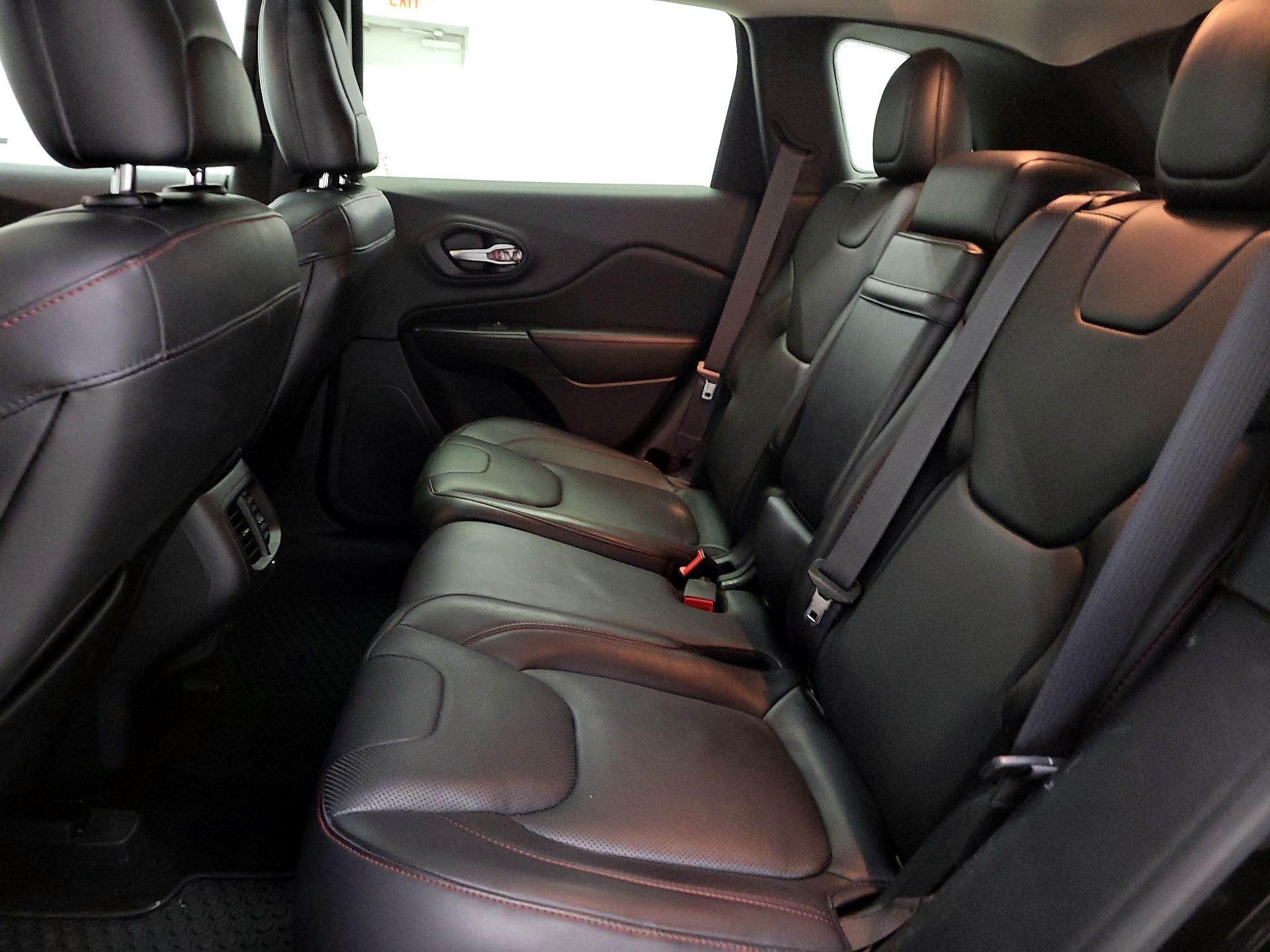 Thumbnail: 2016 Jeep Cherokee - 20