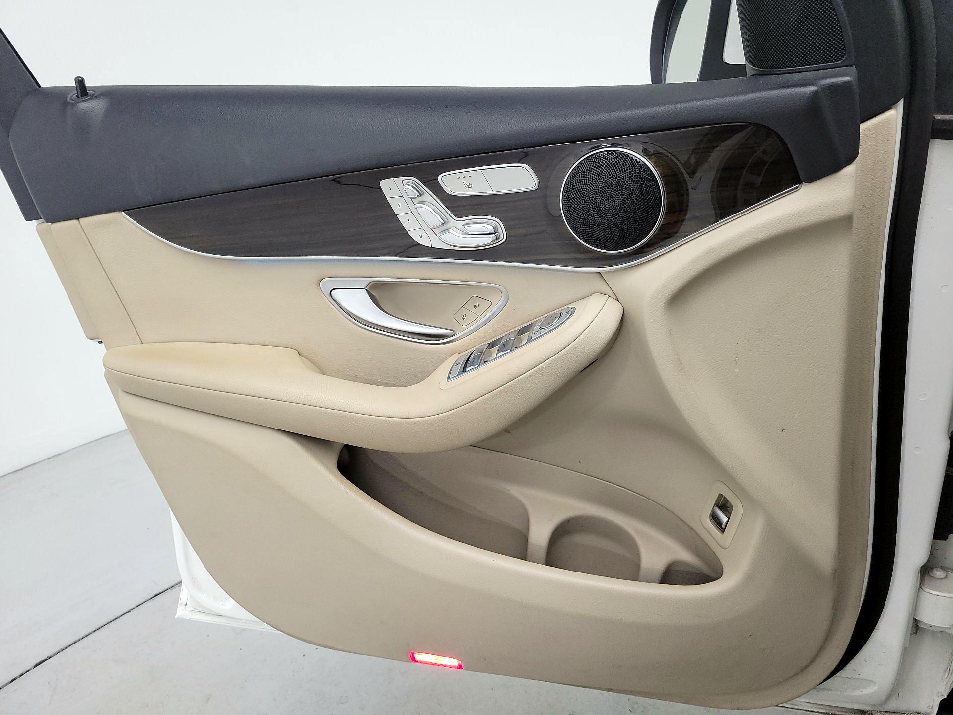 Thumbnail: 2019 Mercedes-Benz GLC - 12
