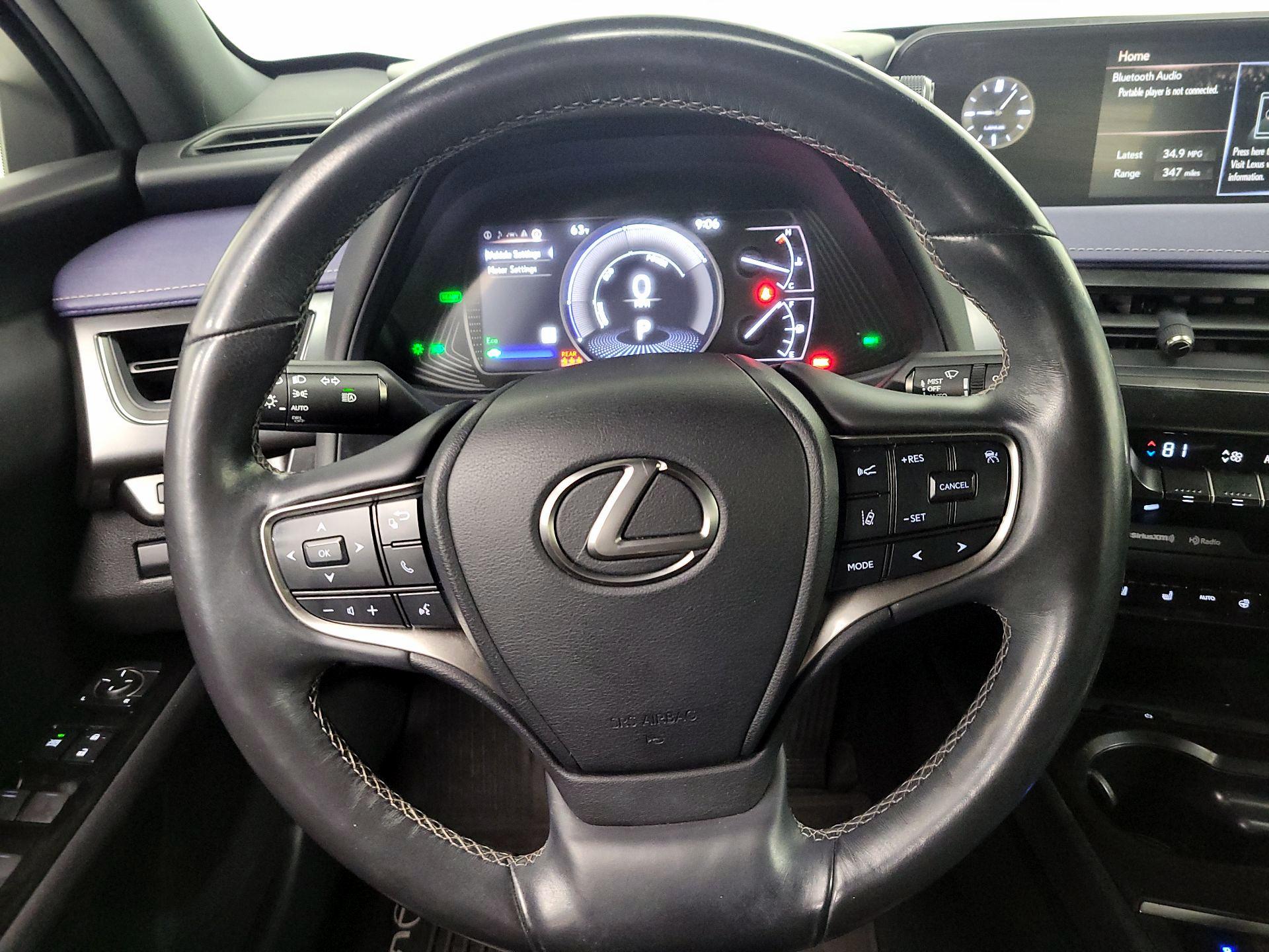 Thumbnail: 2021 Lexus UX - 10