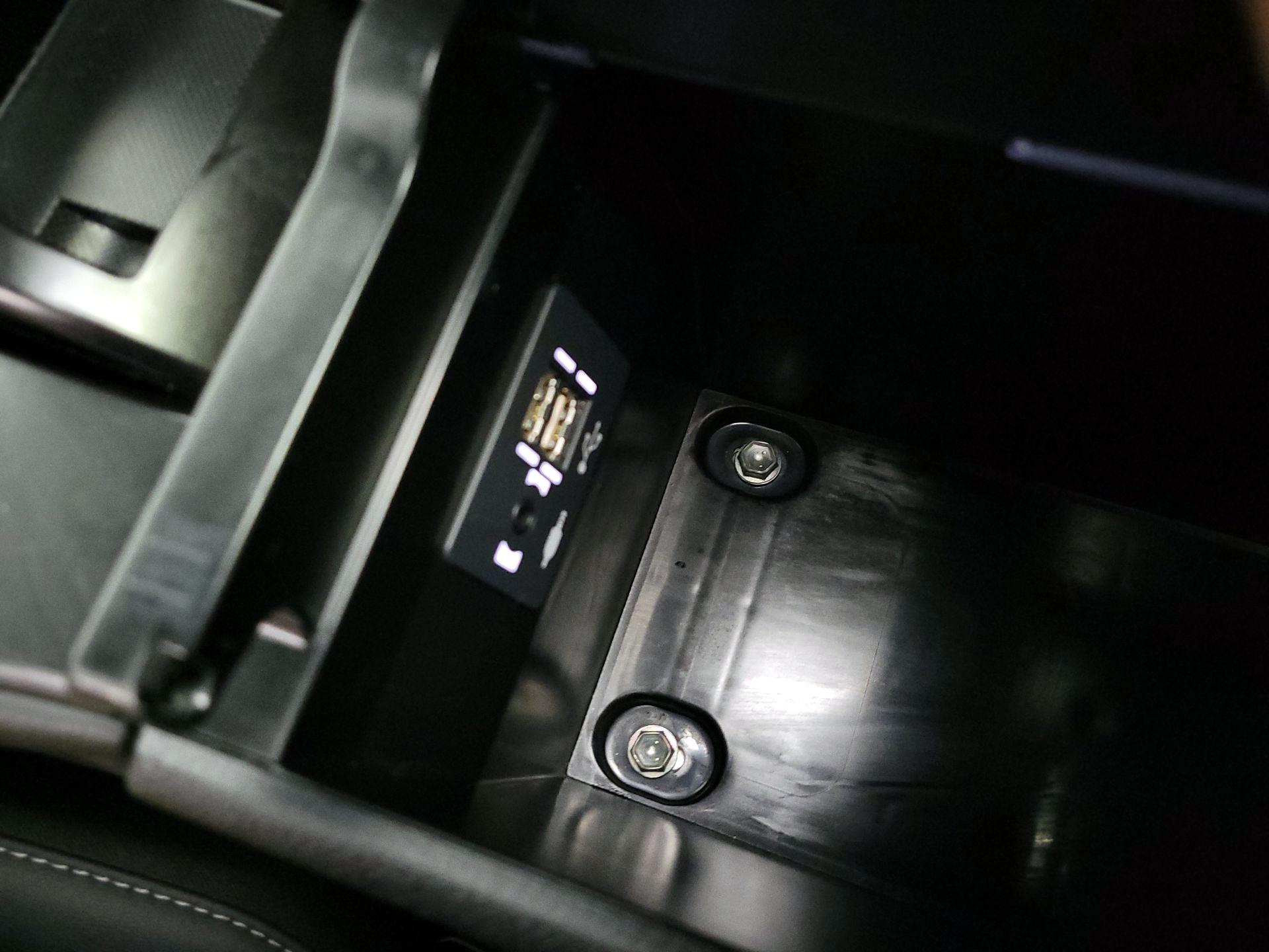 Thumbnail: 2021 Lexus UX - 18