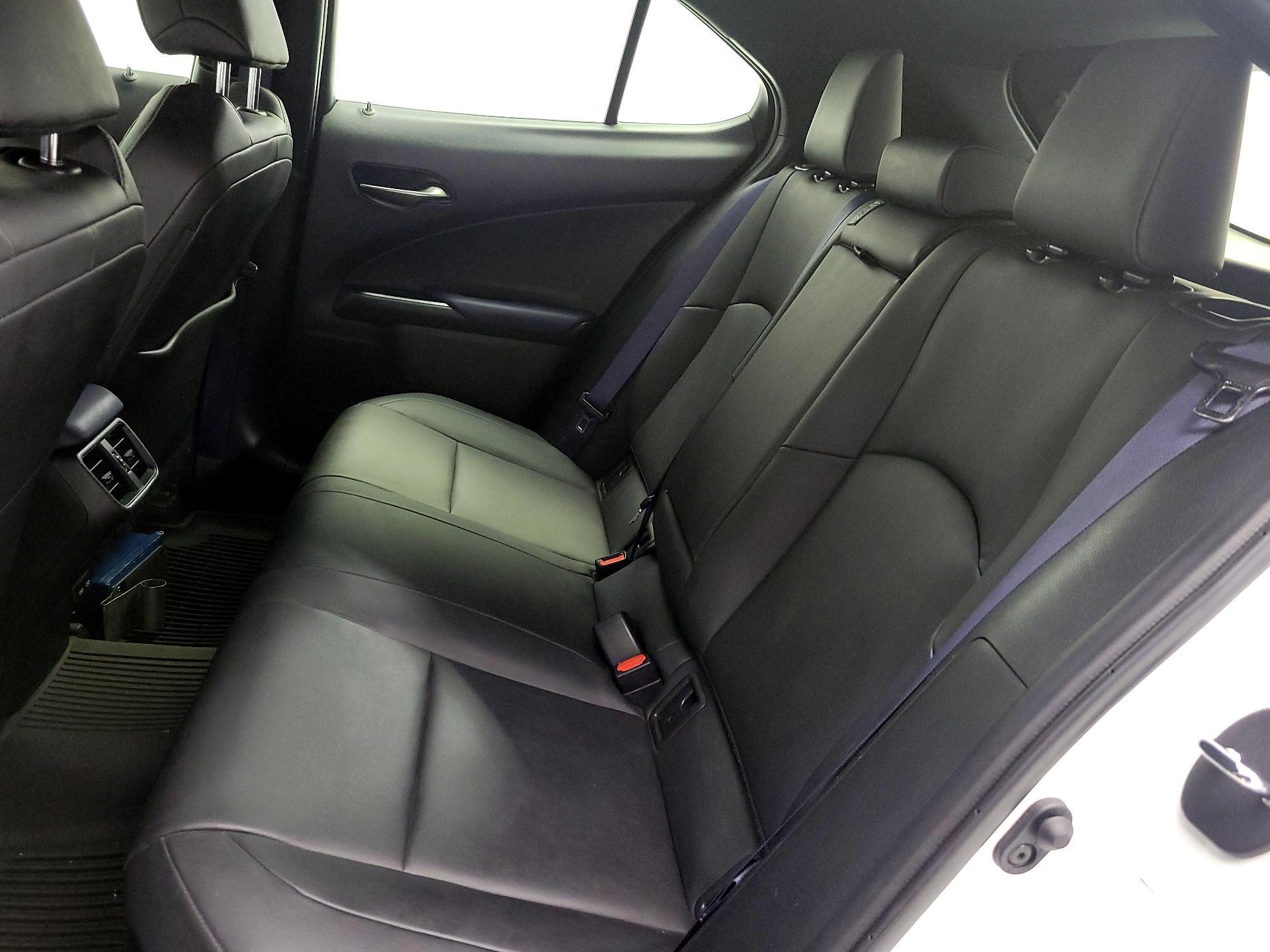 Thumbnail: 2021 Lexus UX - 20