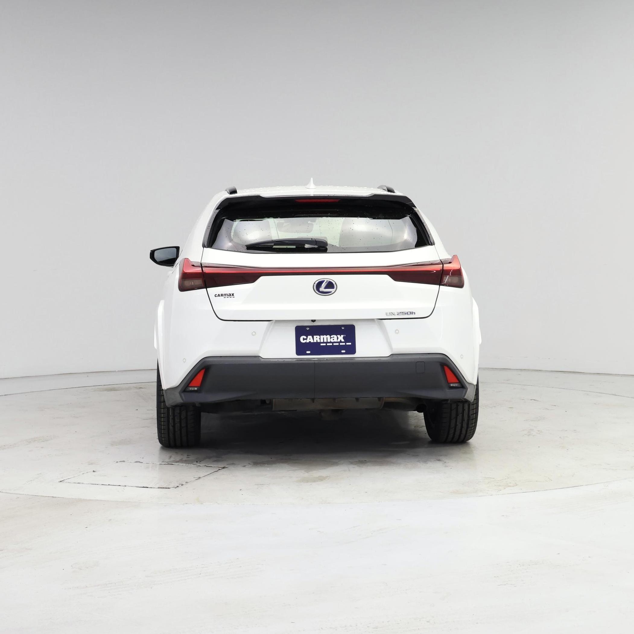 Thumbnail: 2021 Lexus UX - 6