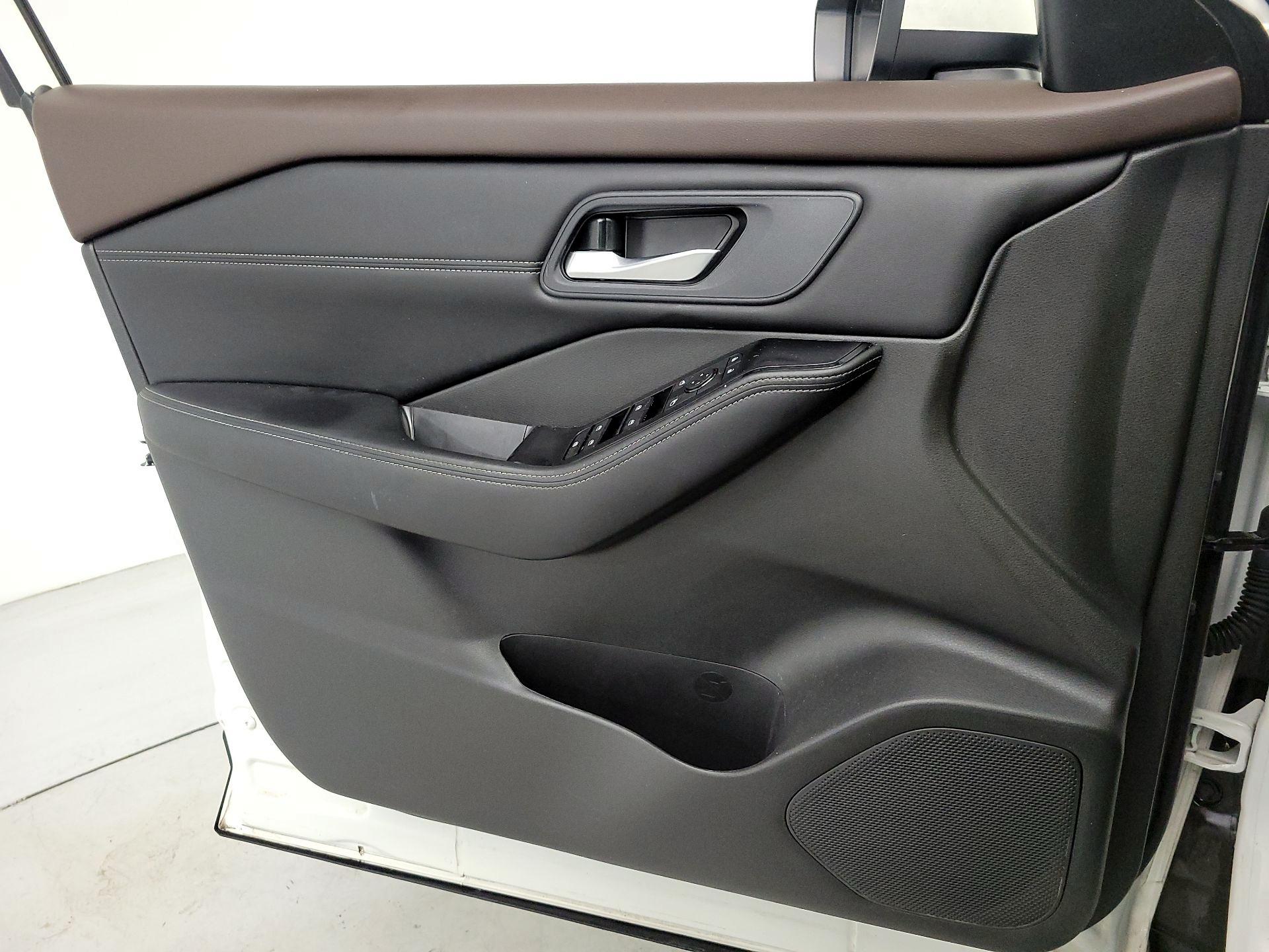 Thumbnail: 2023 Nissan Rogue - 12