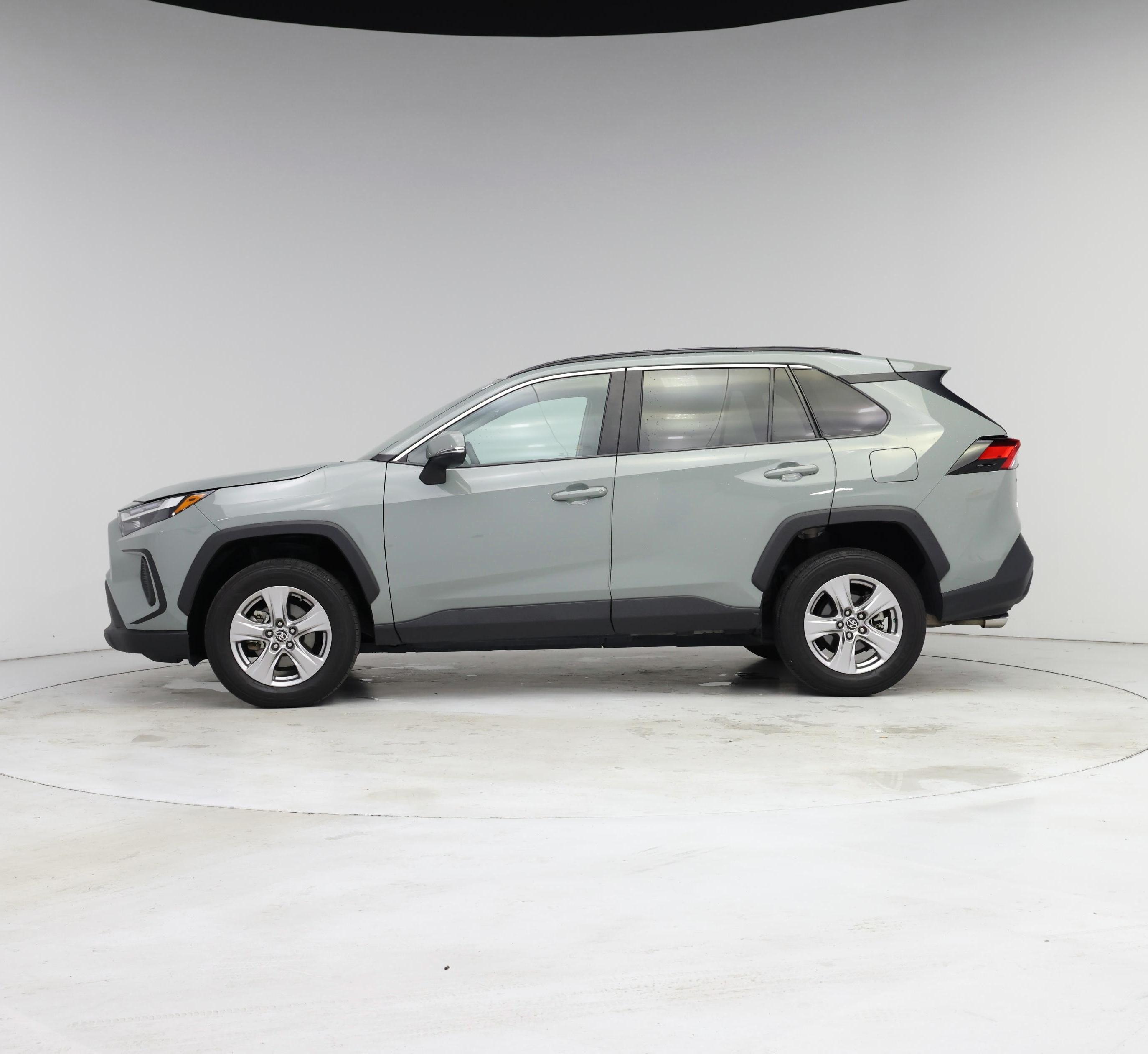 Thumbnail: 2022 Toyota RAV4 - 3