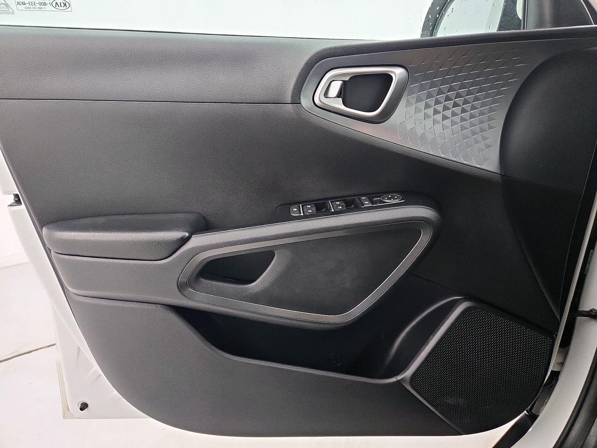 Thumbnail: 2020 Kia Soul - 12