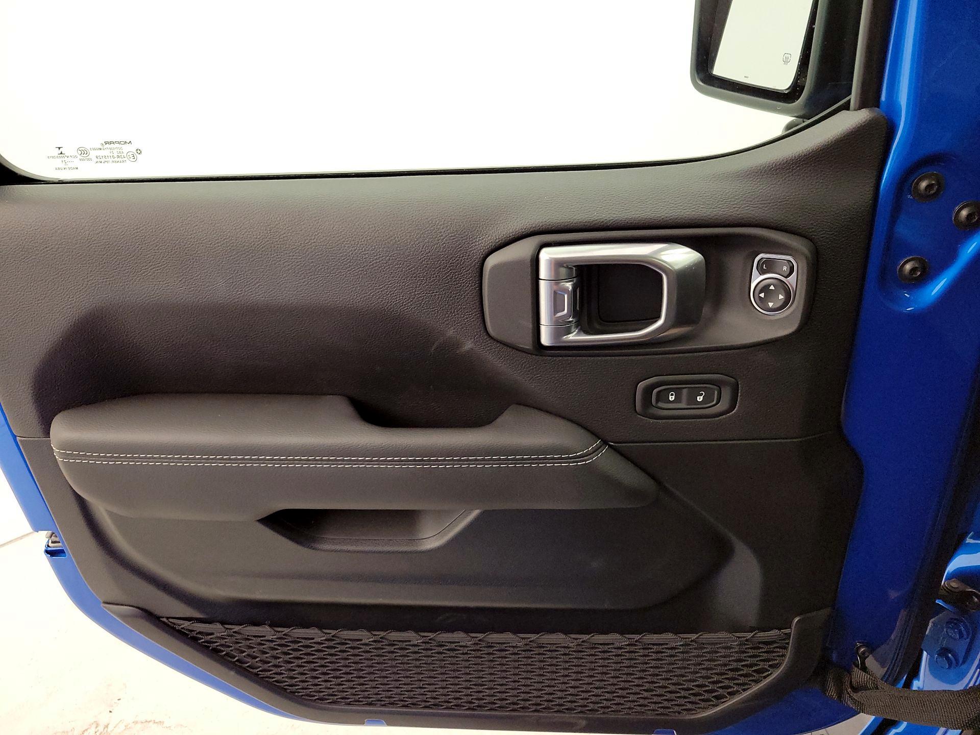 Thumbnail: 2021 Jeep Gladiator - 12