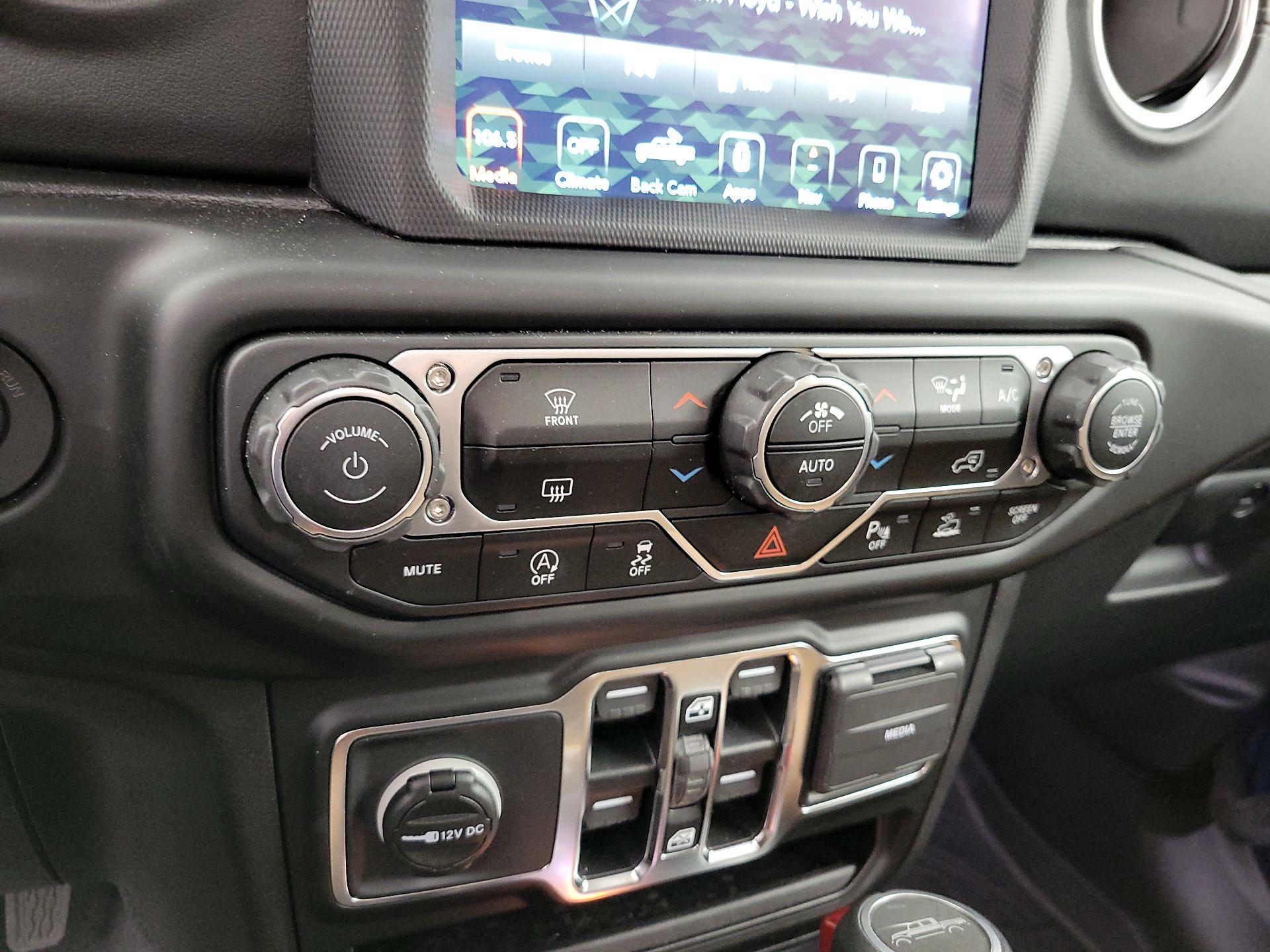 Thumbnail: 2021 Jeep Gladiator - 17