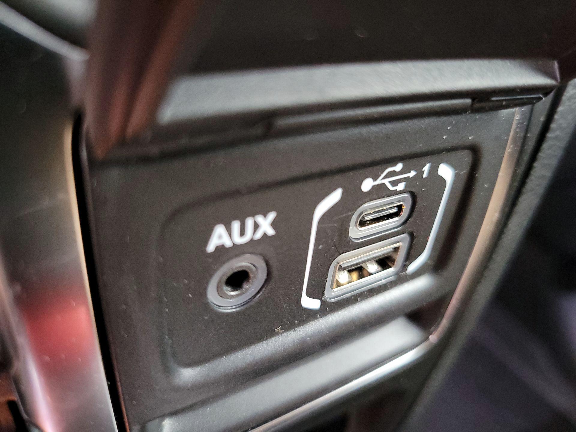 Thumbnail: 2021 Jeep Gladiator - 19