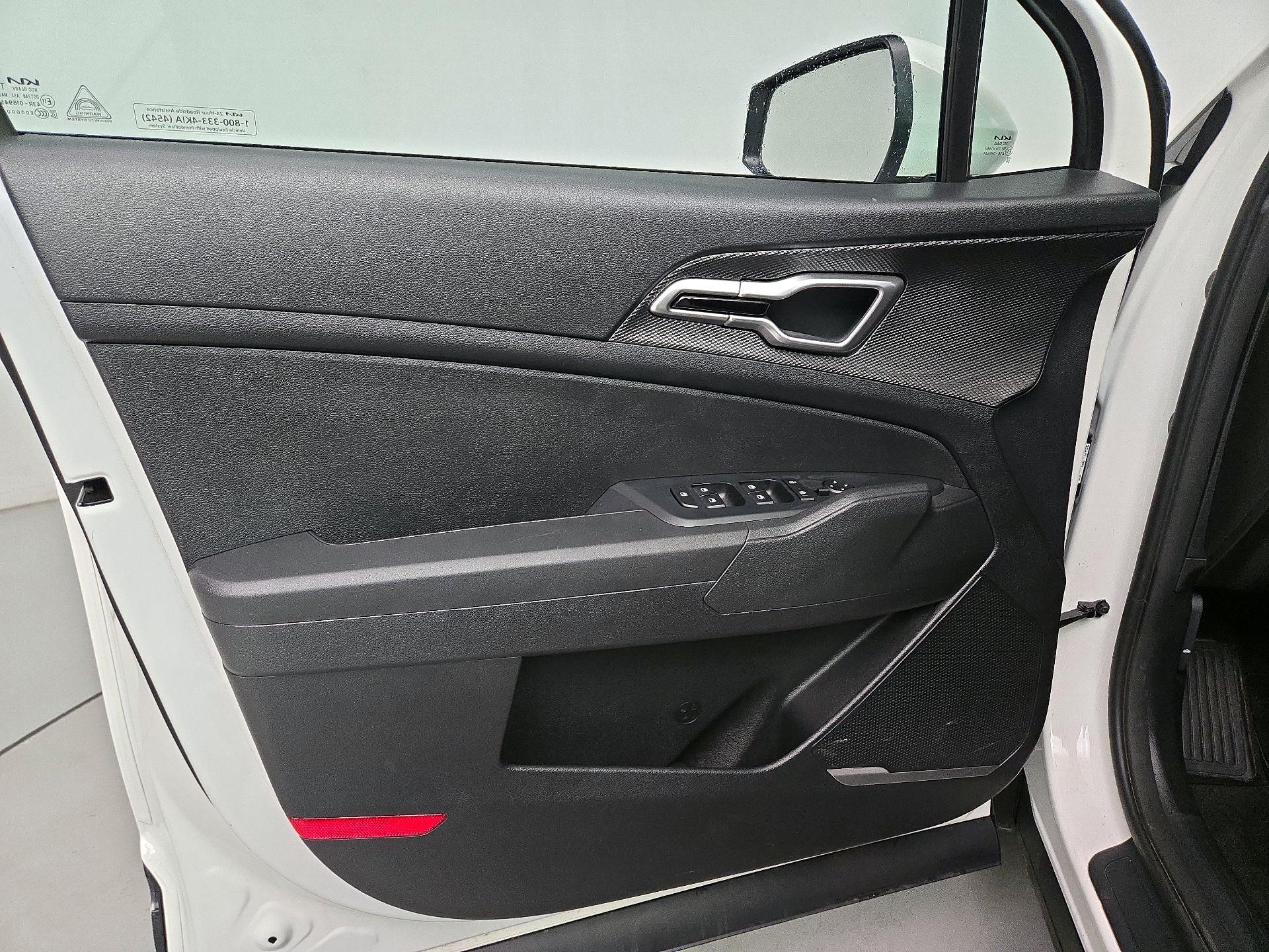 Thumbnail: 2024 Kia Sportage - 12