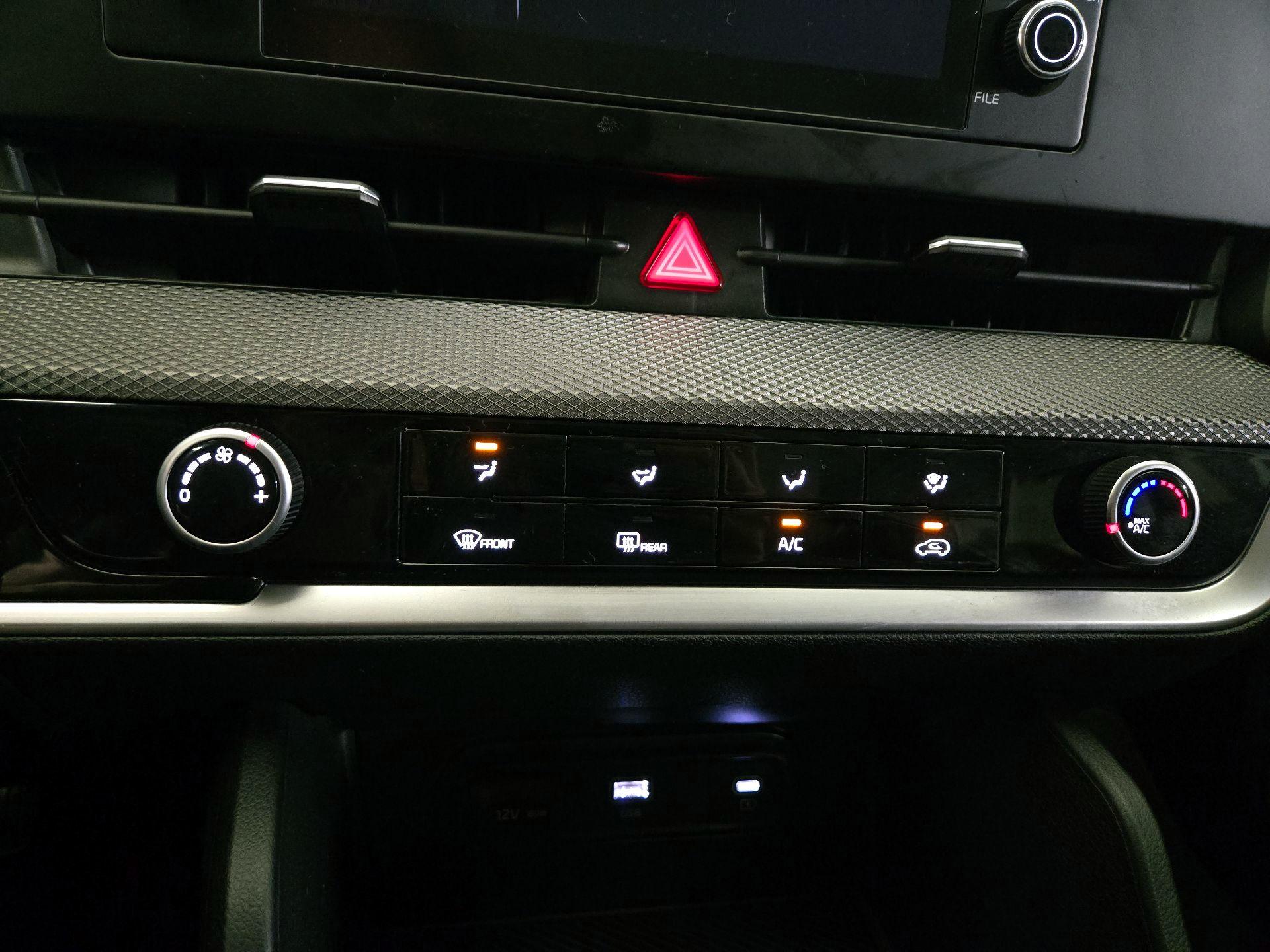 Thumbnail: 2024 Kia Sportage - 16