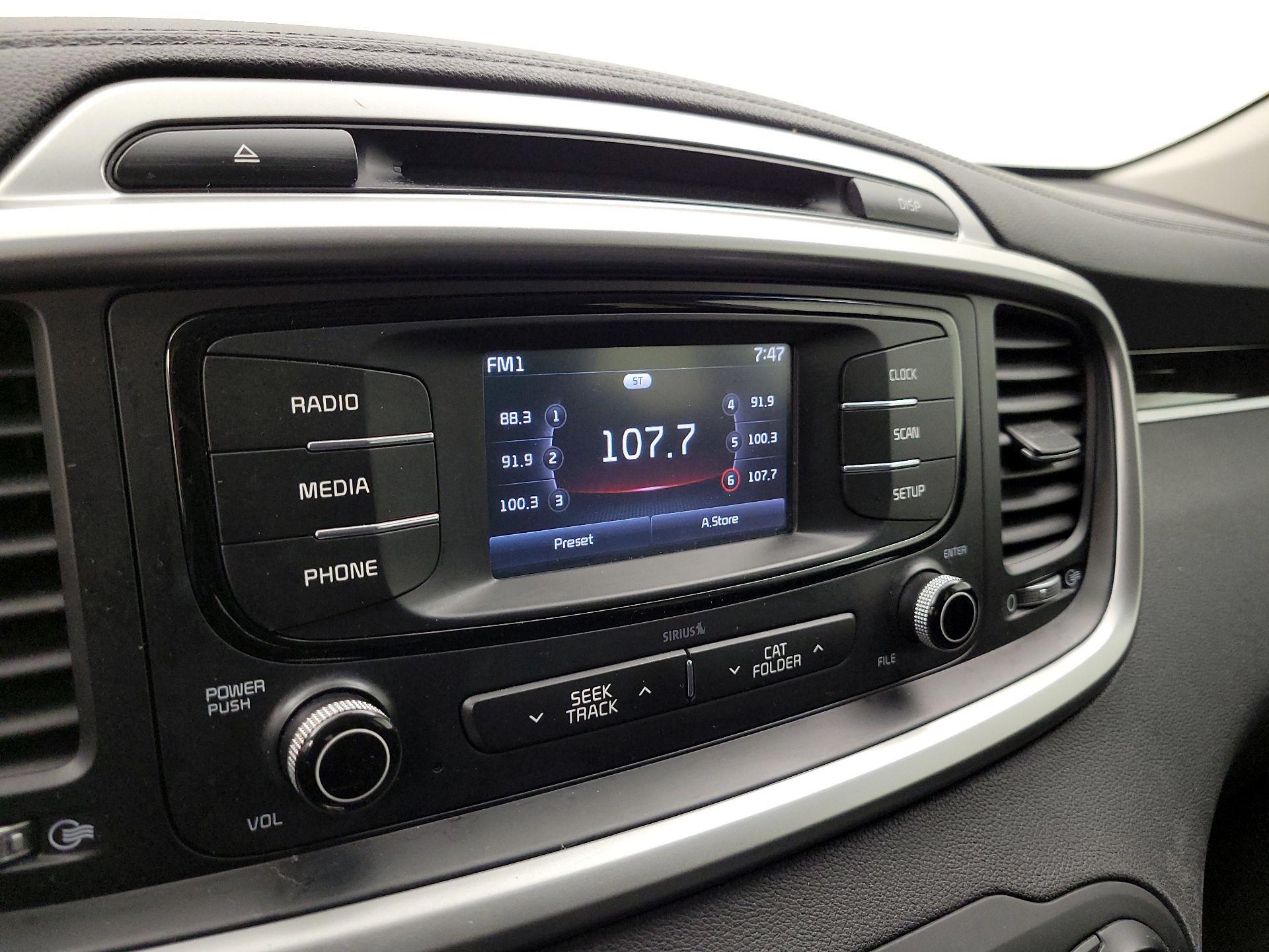 Thumbnail: 2017 Kia Sorento - 15