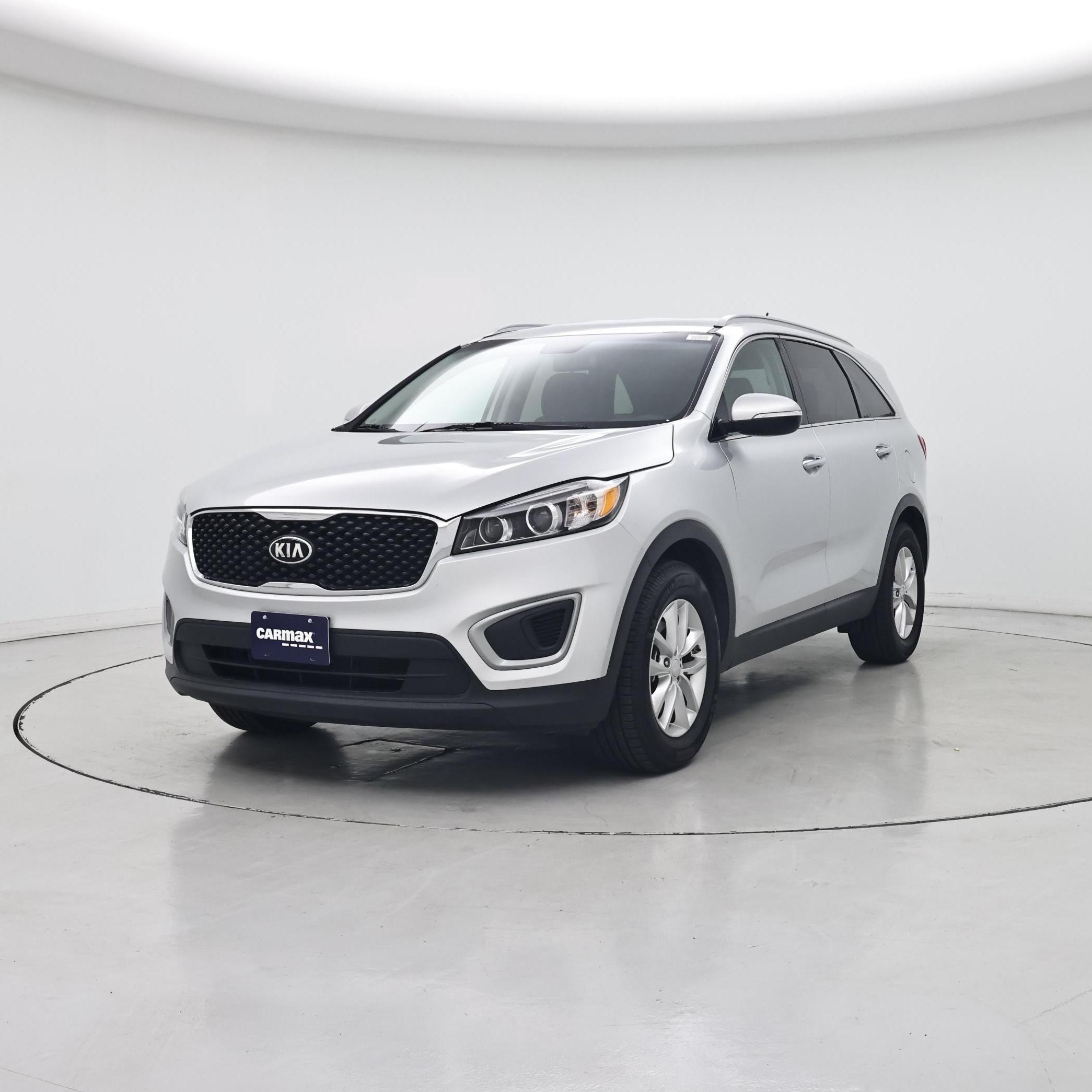 Thumbnail: 2017 Kia Sorento - 4