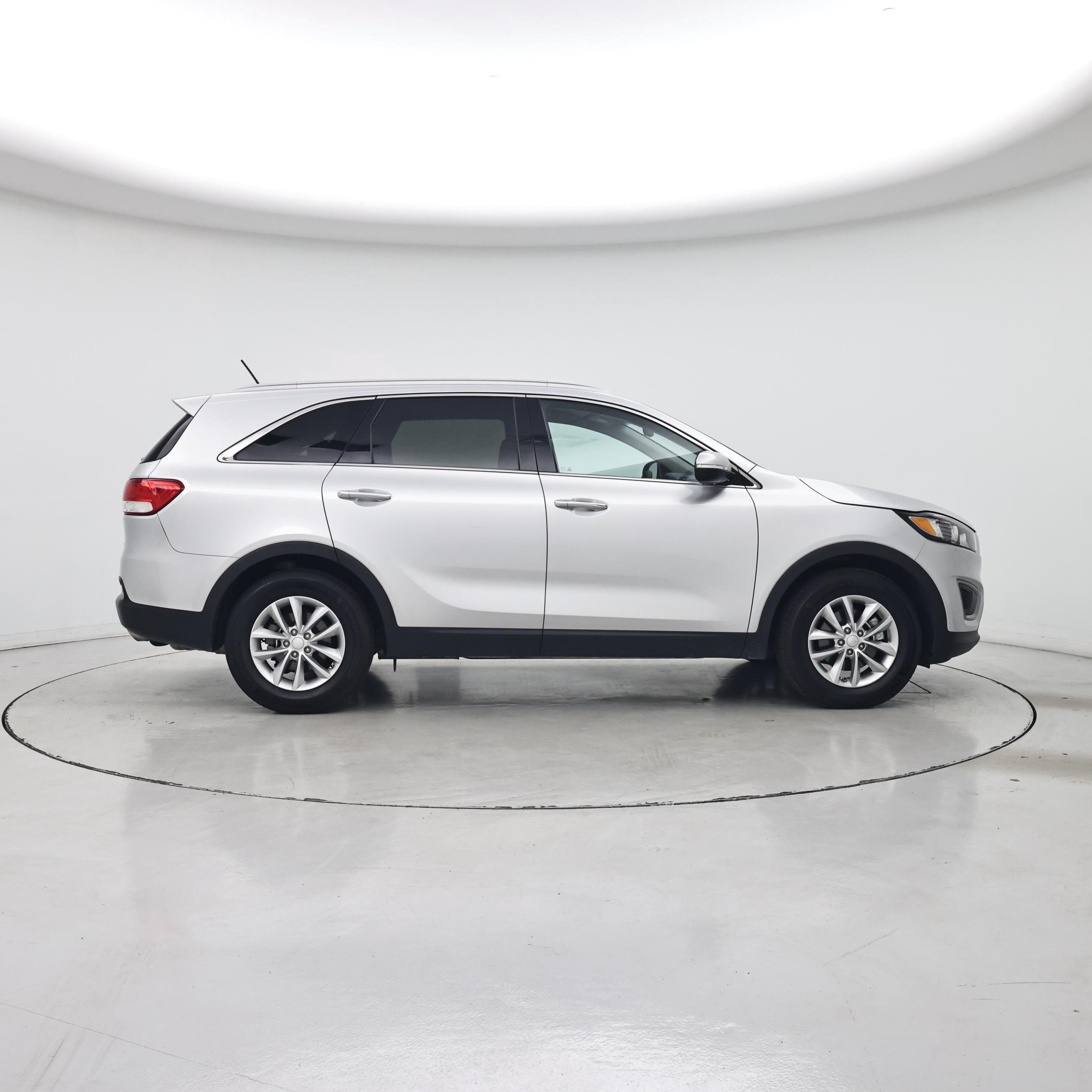 Thumbnail: 2017 Kia Sorento - 7
