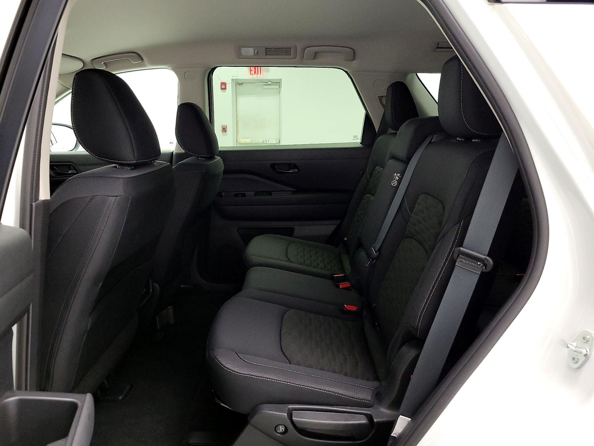 Thumbnail: 2025 Nissan Pathfinder - 19