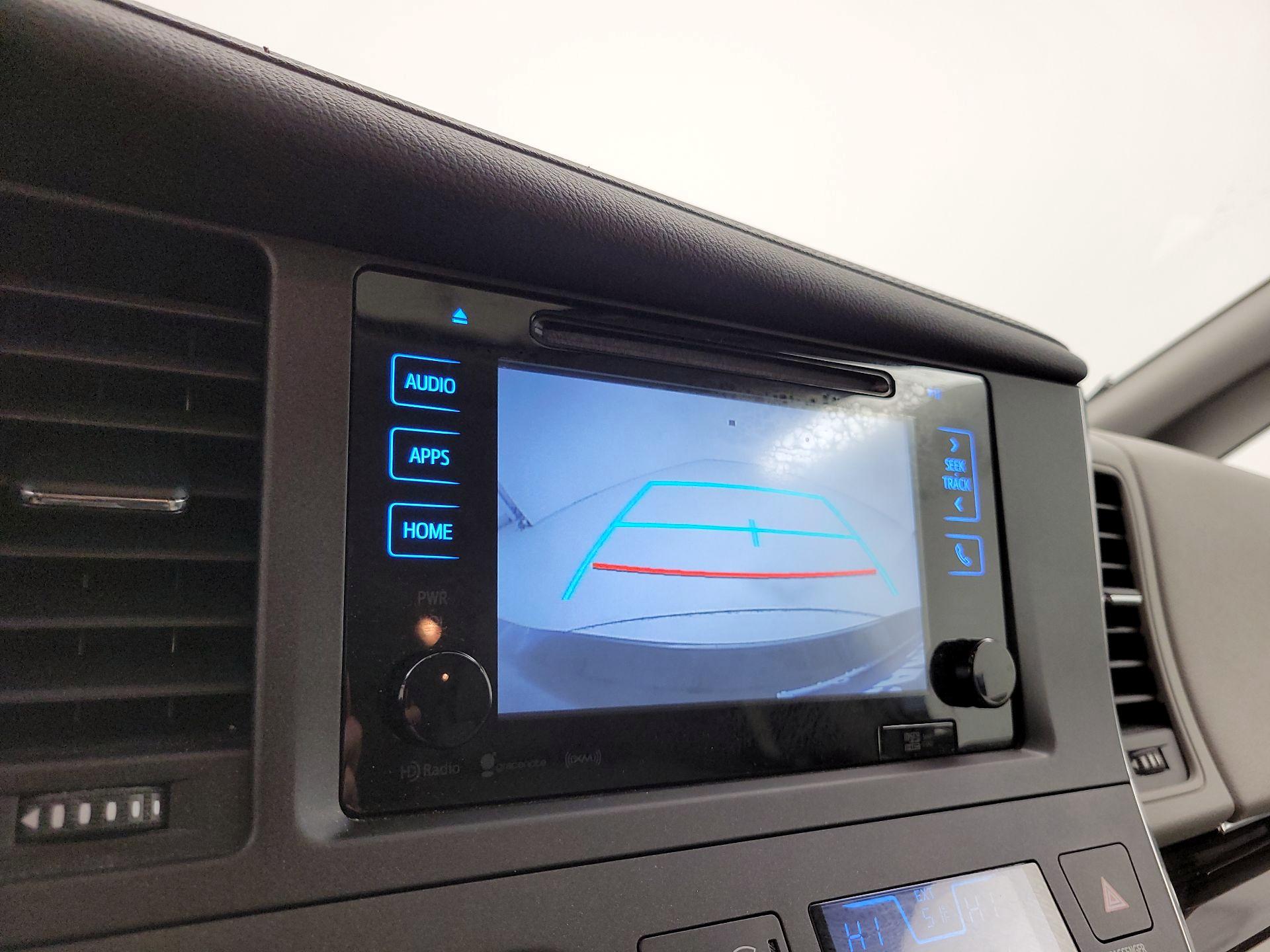 Thumbnail: 2017 Toyota Sienna - 15