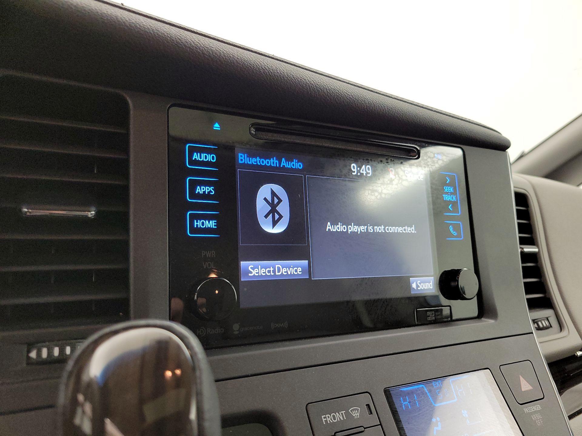 Thumbnail: 2017 Toyota Sienna - 16