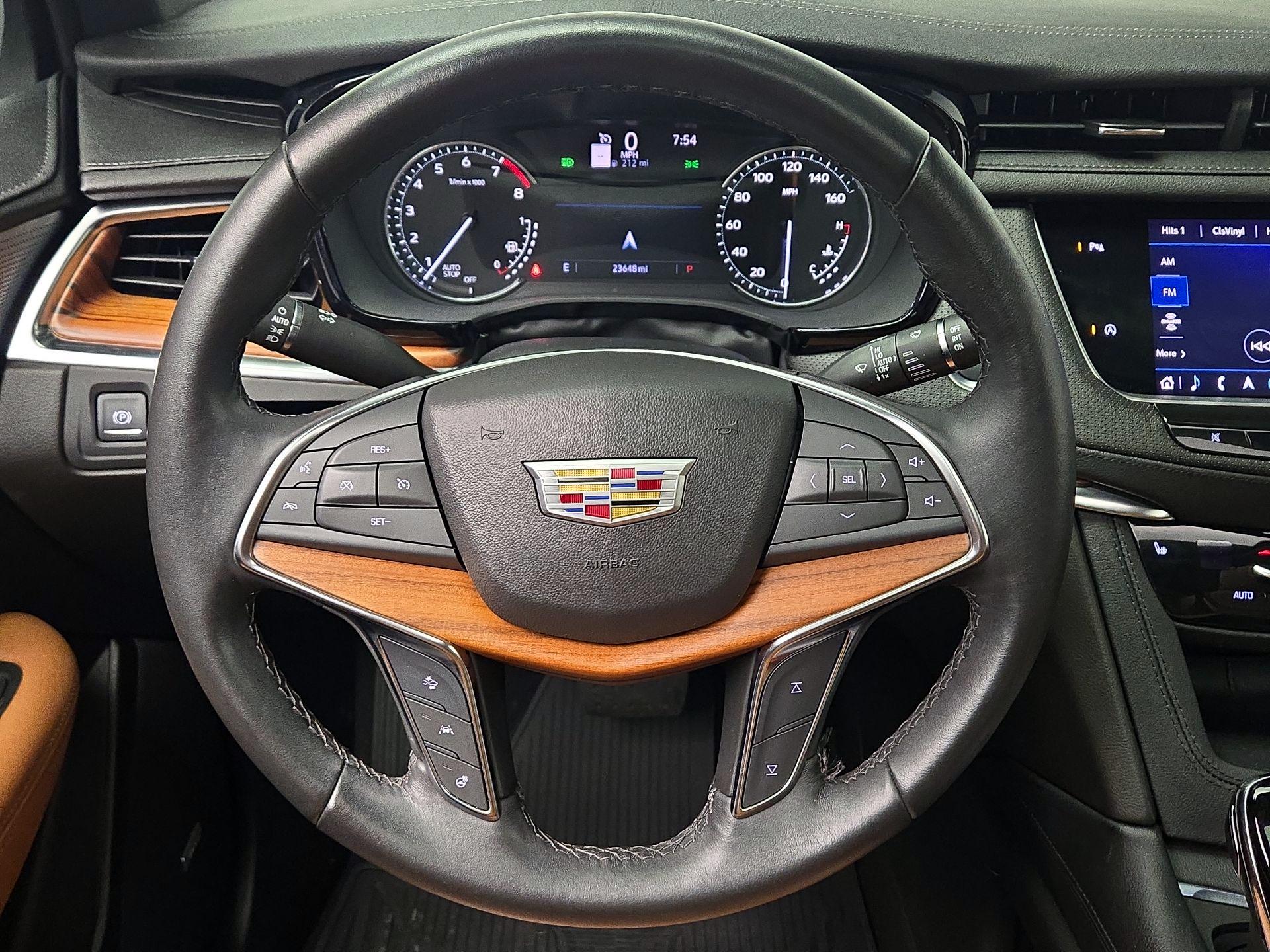 Thumbnail: 2023 Cadillac XT5 - 10