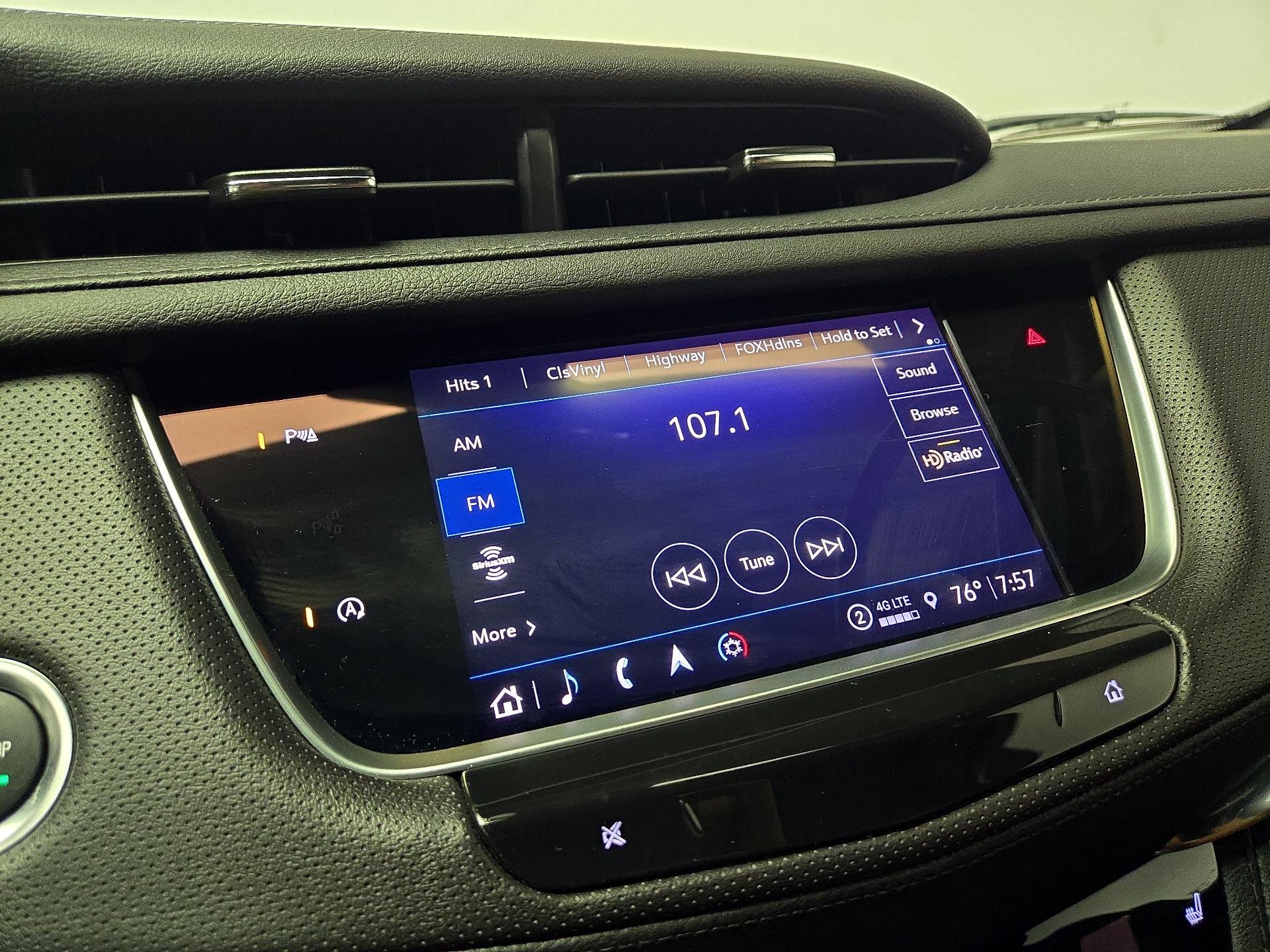 Thumbnail: 2023 Cadillac XT5 - 16