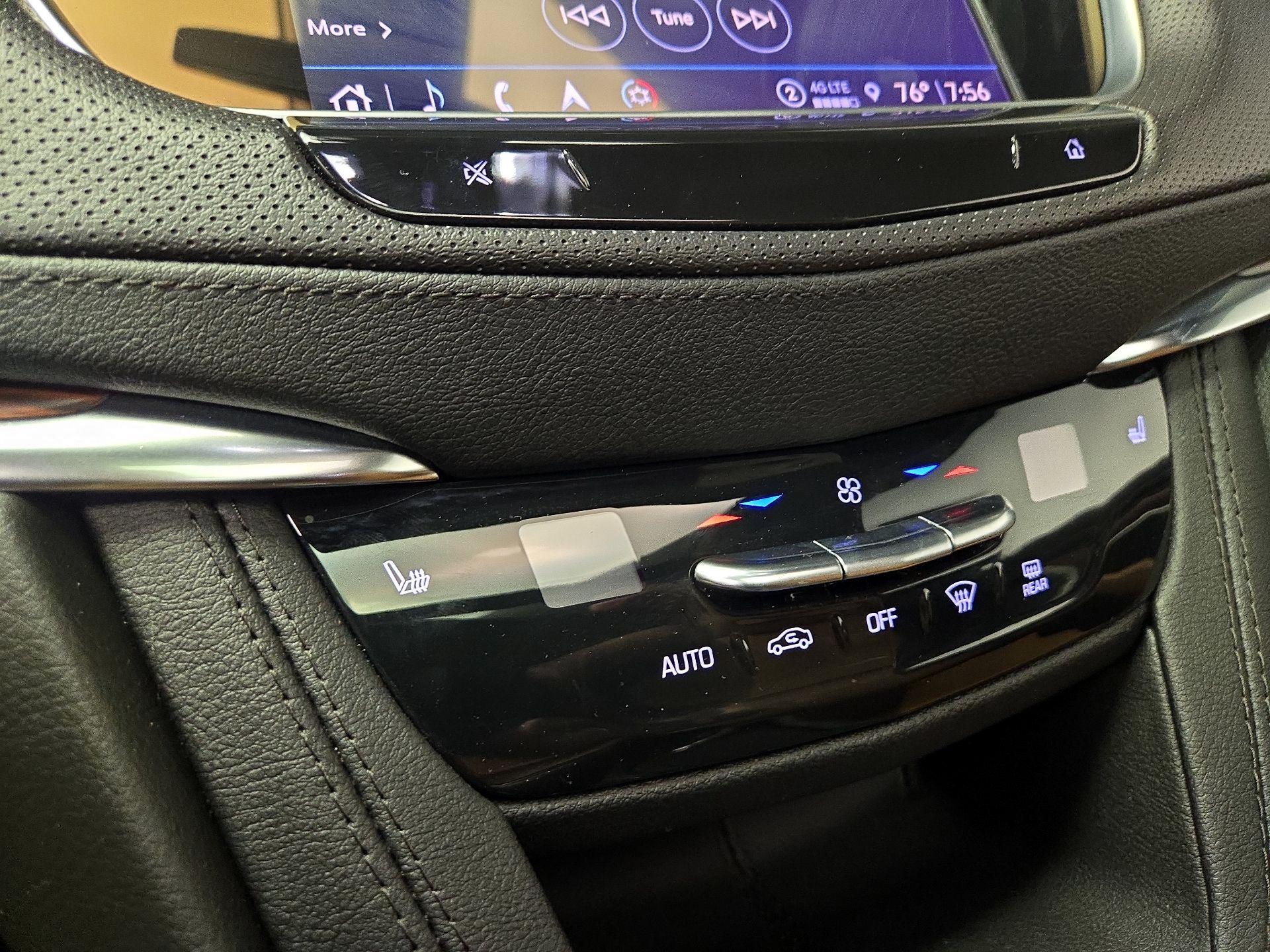 Thumbnail: 2023 Cadillac XT5 - 17