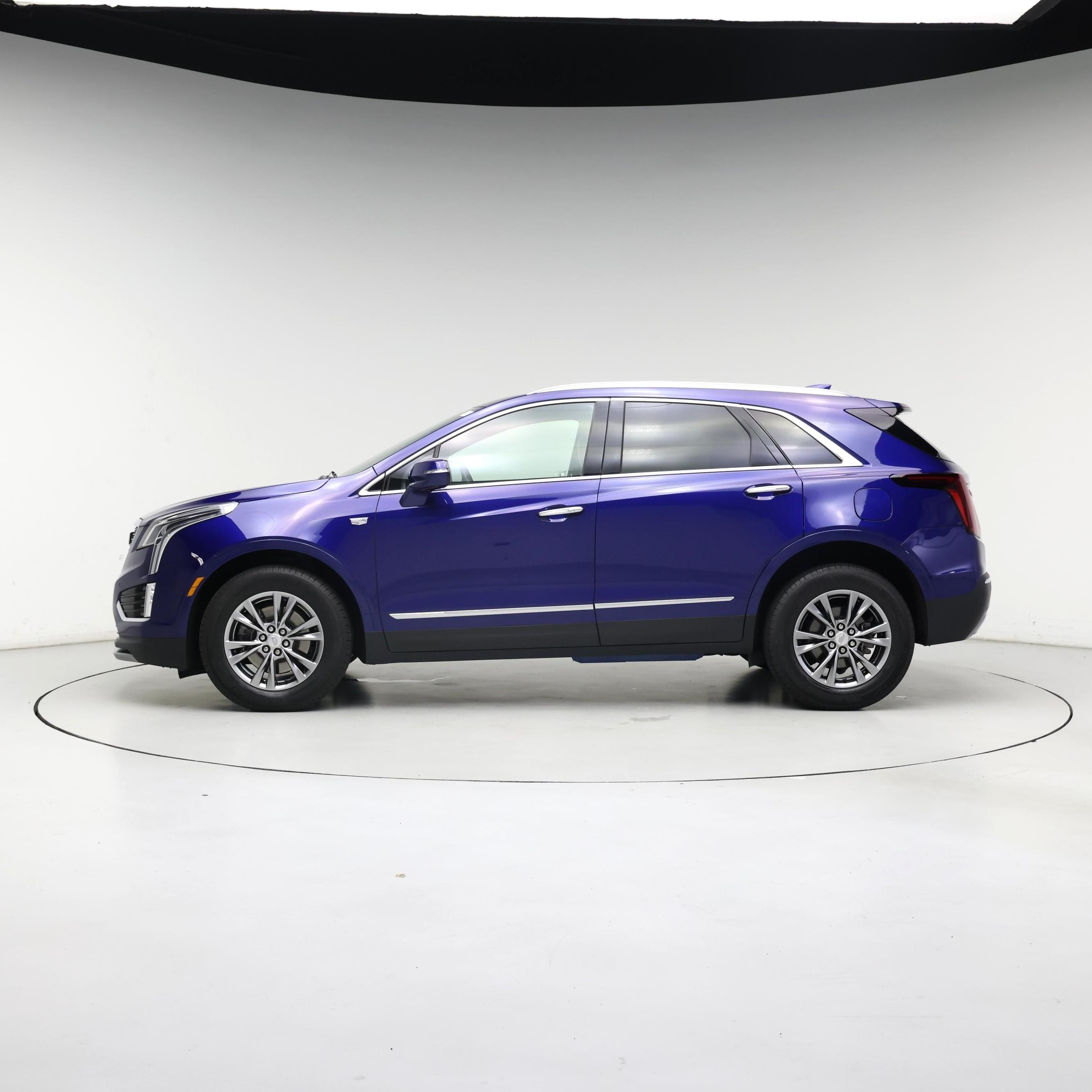 Thumbnail: 2023 Cadillac XT5 - 3