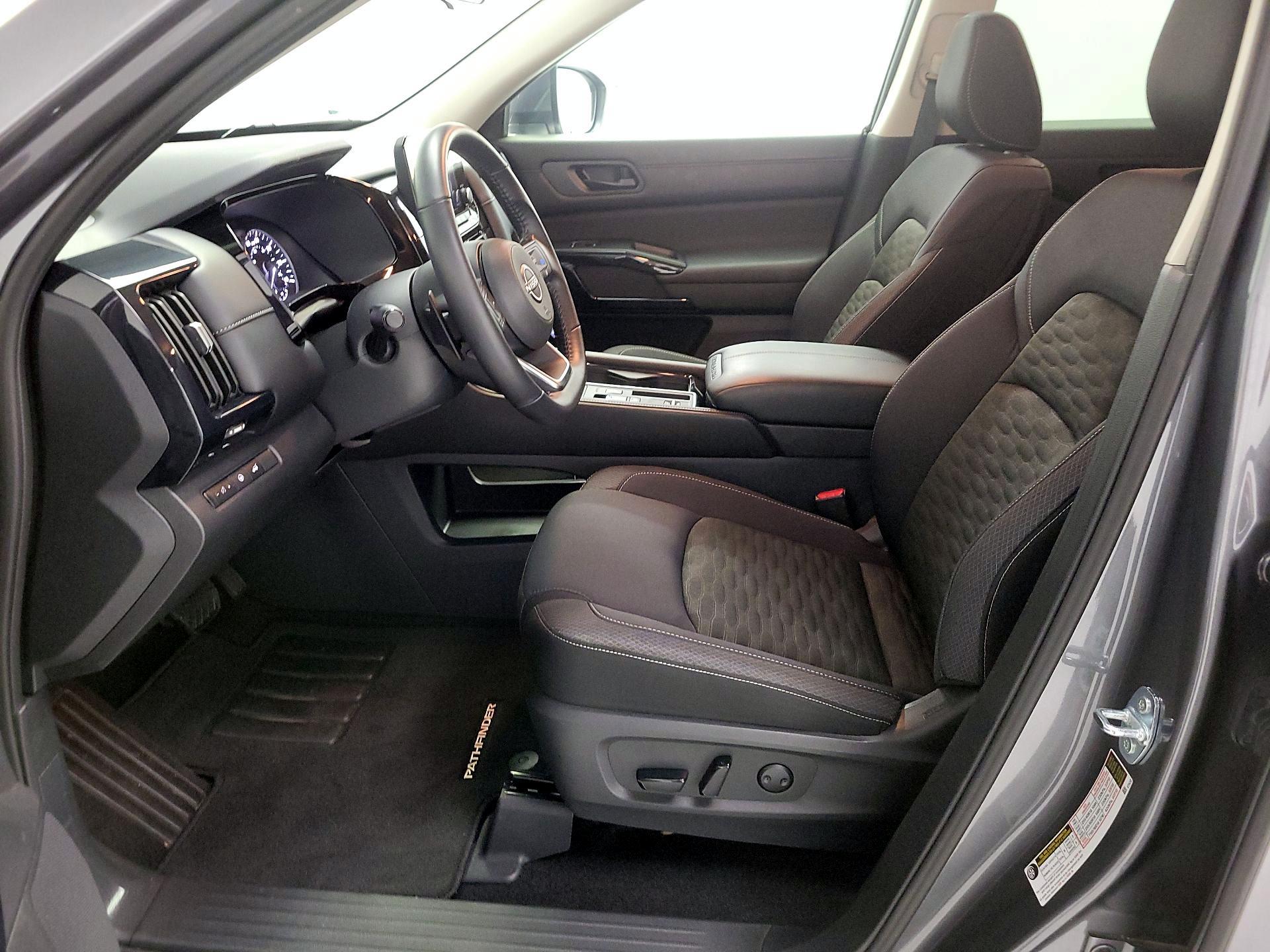 Thumbnail: 2025 Nissan Pathfinder - 11