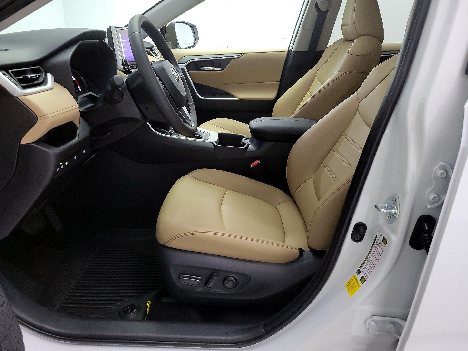 Thumbnail: 2025 Toyota RAV4 - 11