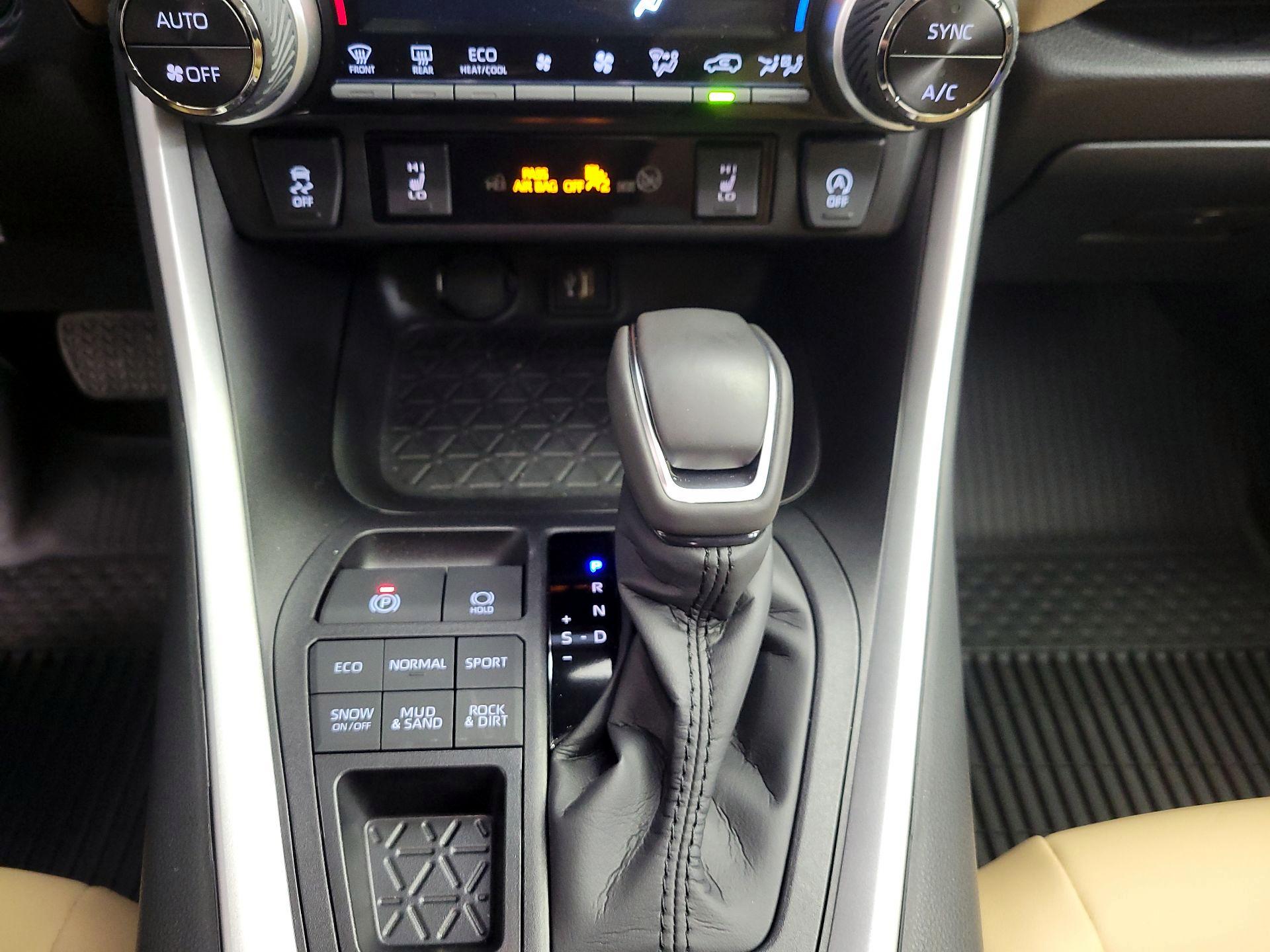 Thumbnail: 2025 Toyota RAV4 - 18