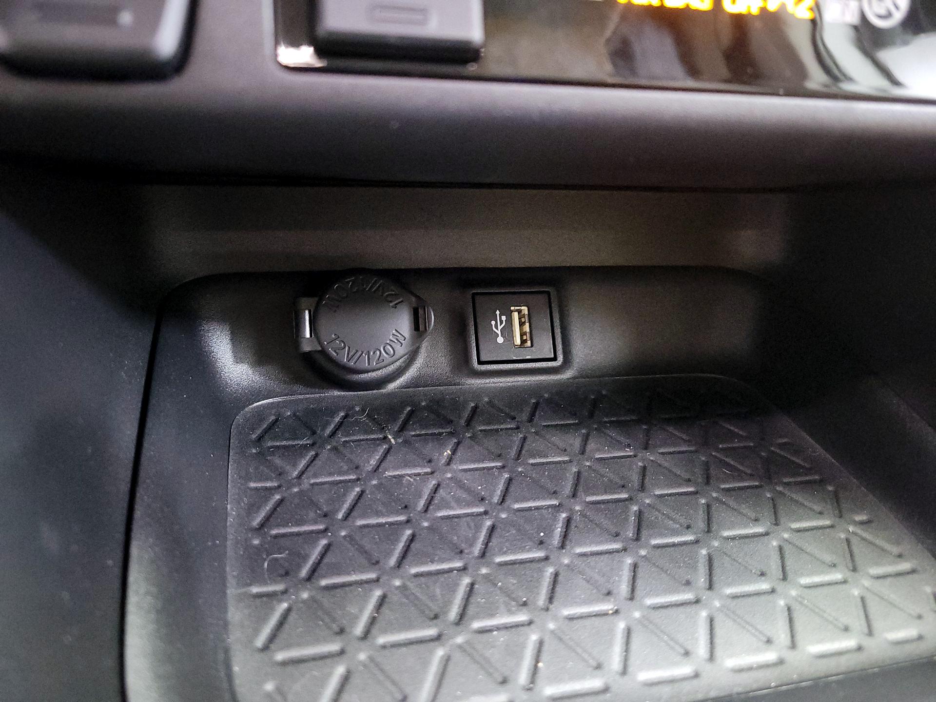 Thumbnail: 2025 Toyota RAV4 - 19