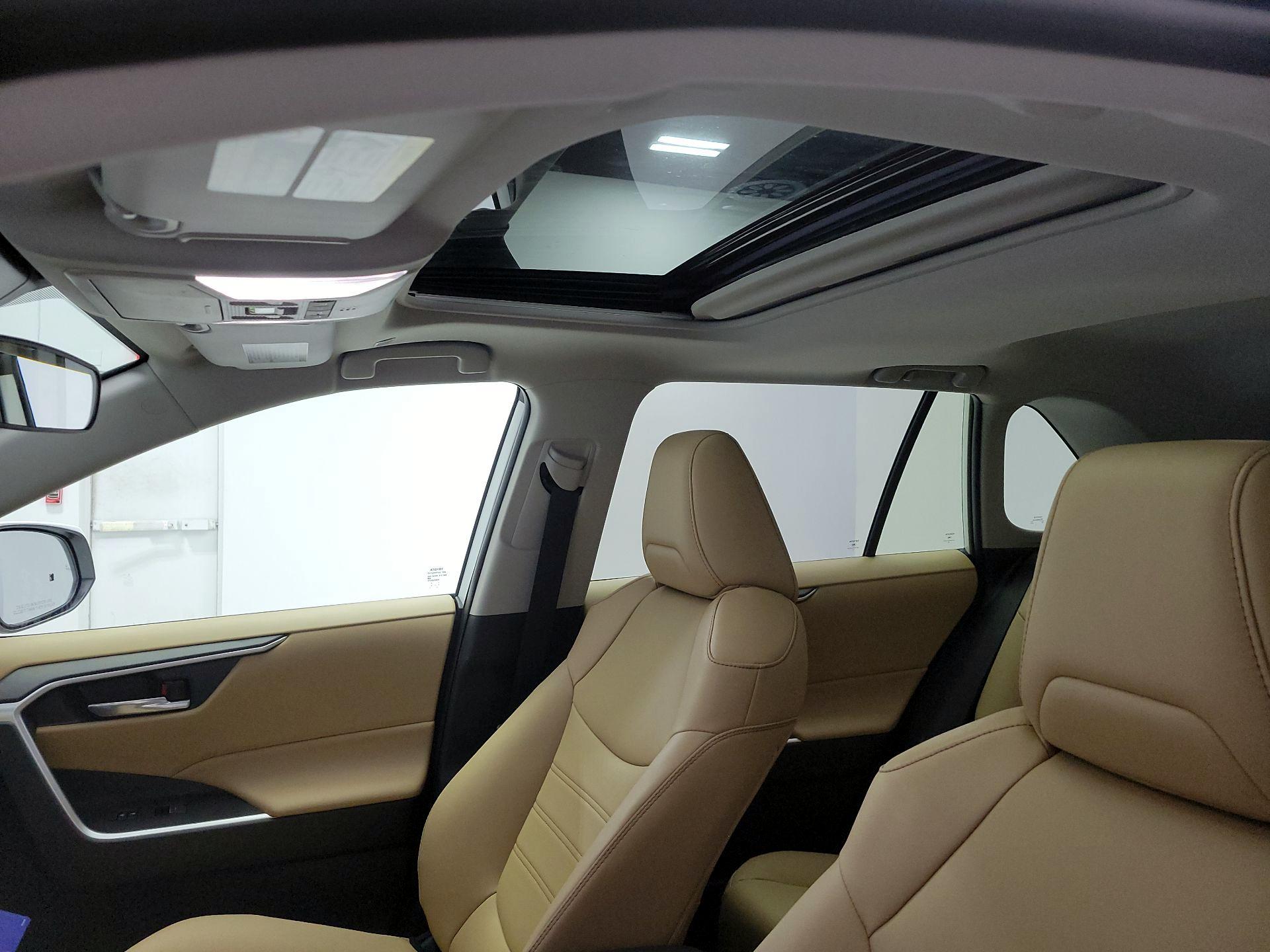 Thumbnail: 2025 Toyota RAV4 - 20