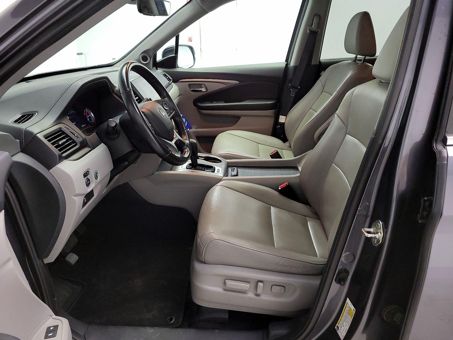 Thumbnail: 2019 Honda Pilot - 11