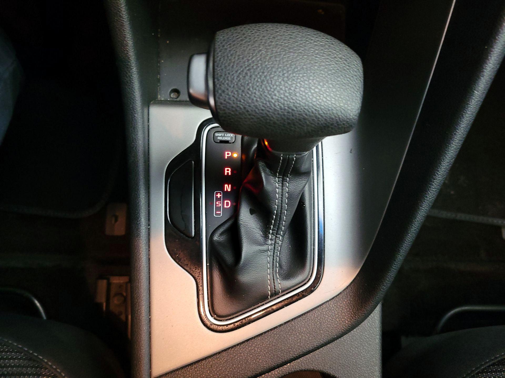 Thumbnail: 2018 Kia Niro - 17