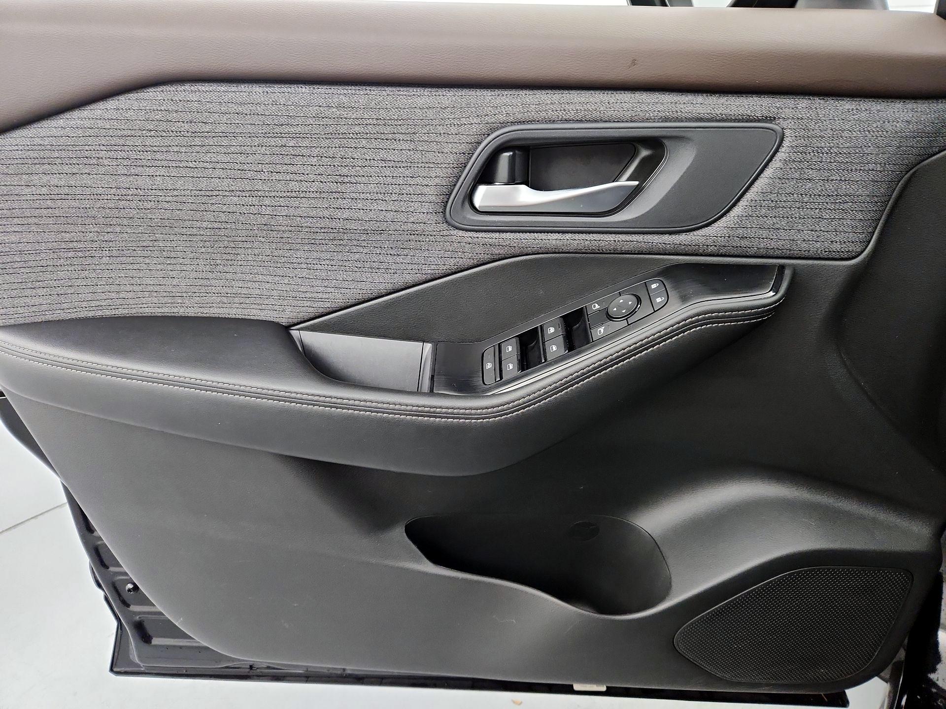 Thumbnail: 2023 Nissan Rogue - 12