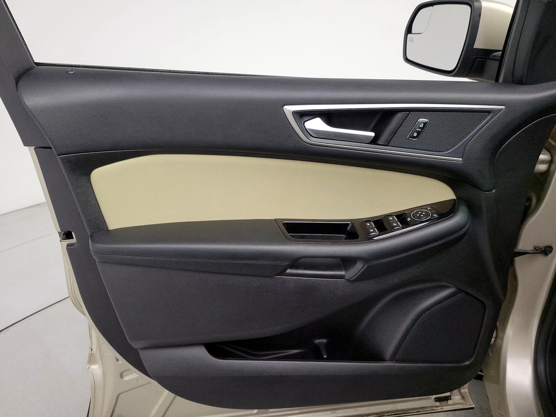 Thumbnail: 2017 Ford Edge - 12