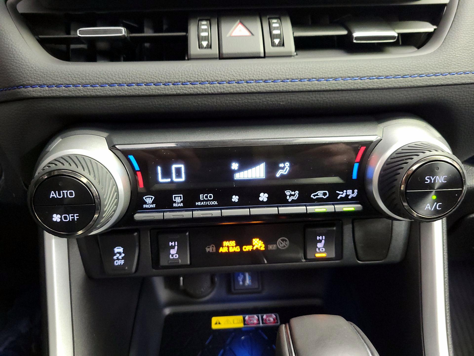 Thumbnail: 2024 Toyota RAV4 - 17