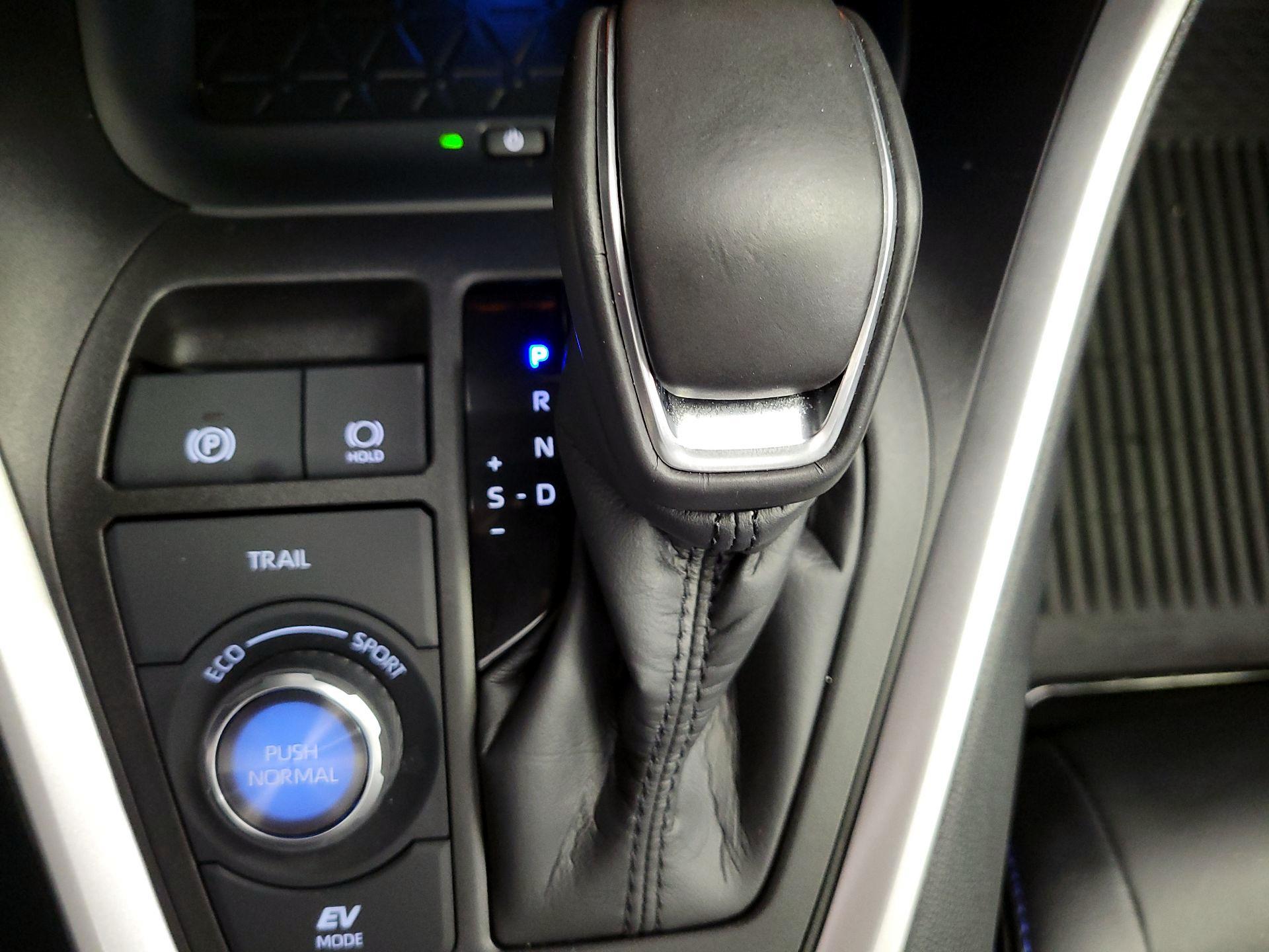 Thumbnail: 2024 Toyota RAV4 - 18