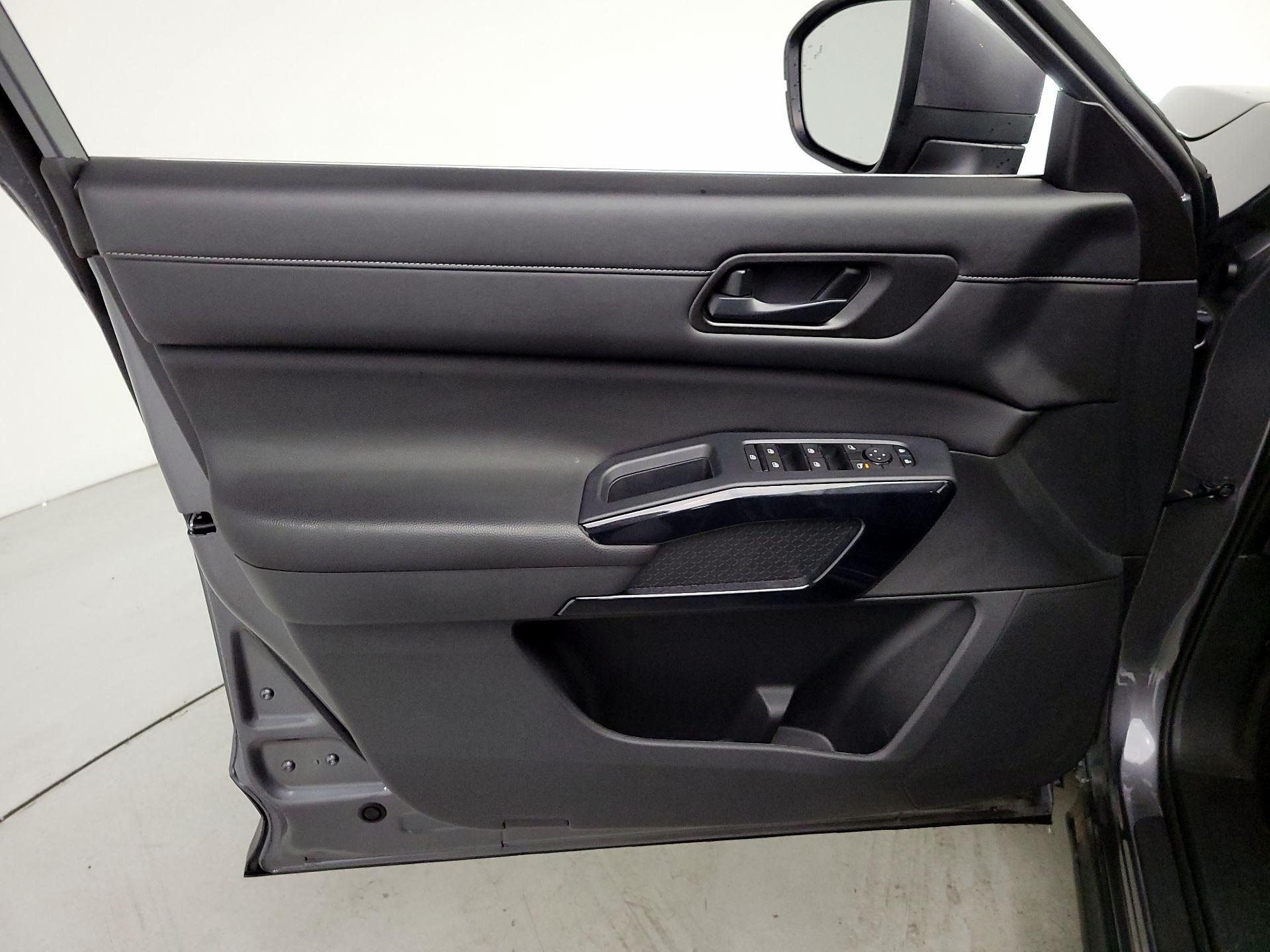 Thumbnail: 2025 Nissan Pathfinder - 12