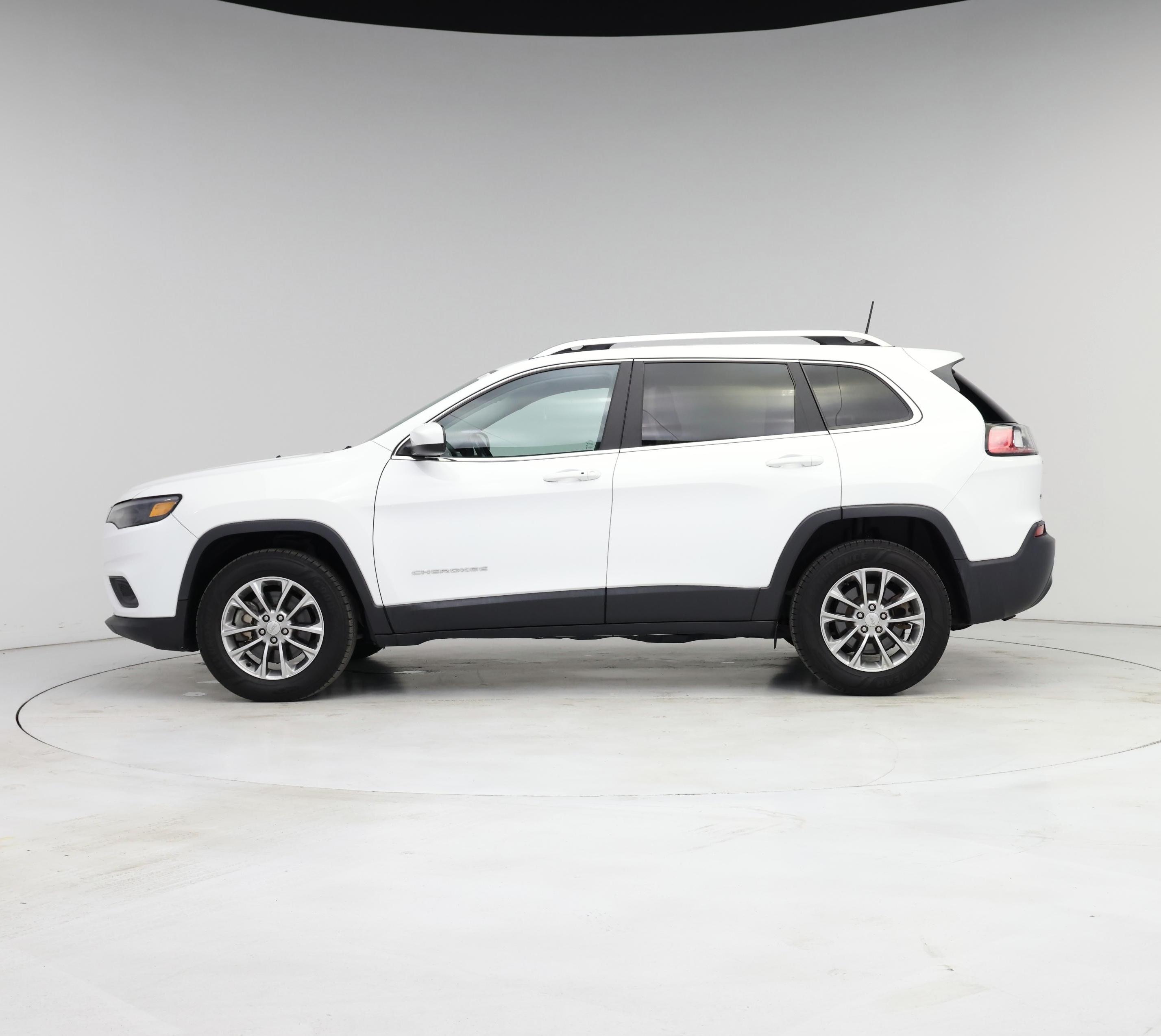 Thumbnail: 2019 Jeep Cherokee - 3