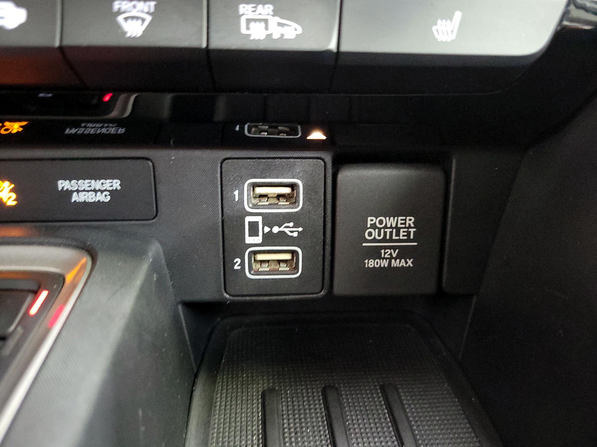 Thumbnail: 2019 Honda Insight - 18