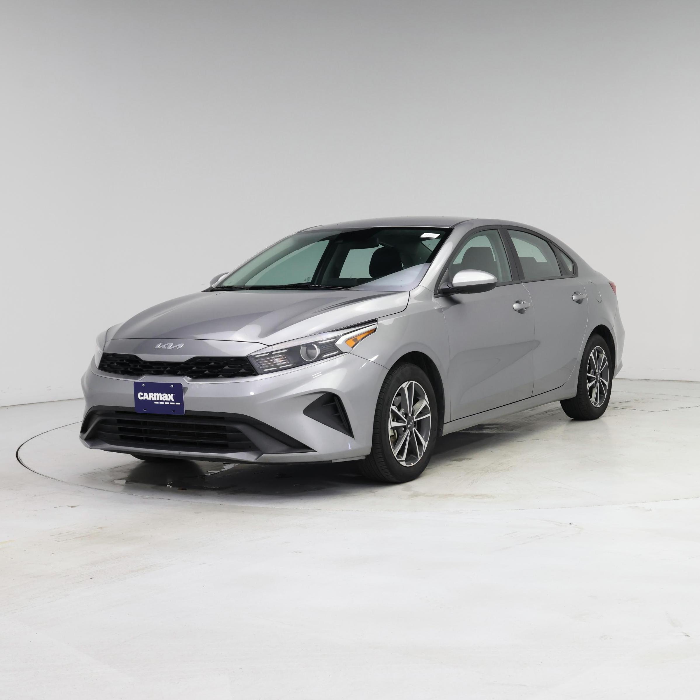 Thumbnail: 2024 Kia Forte - 4