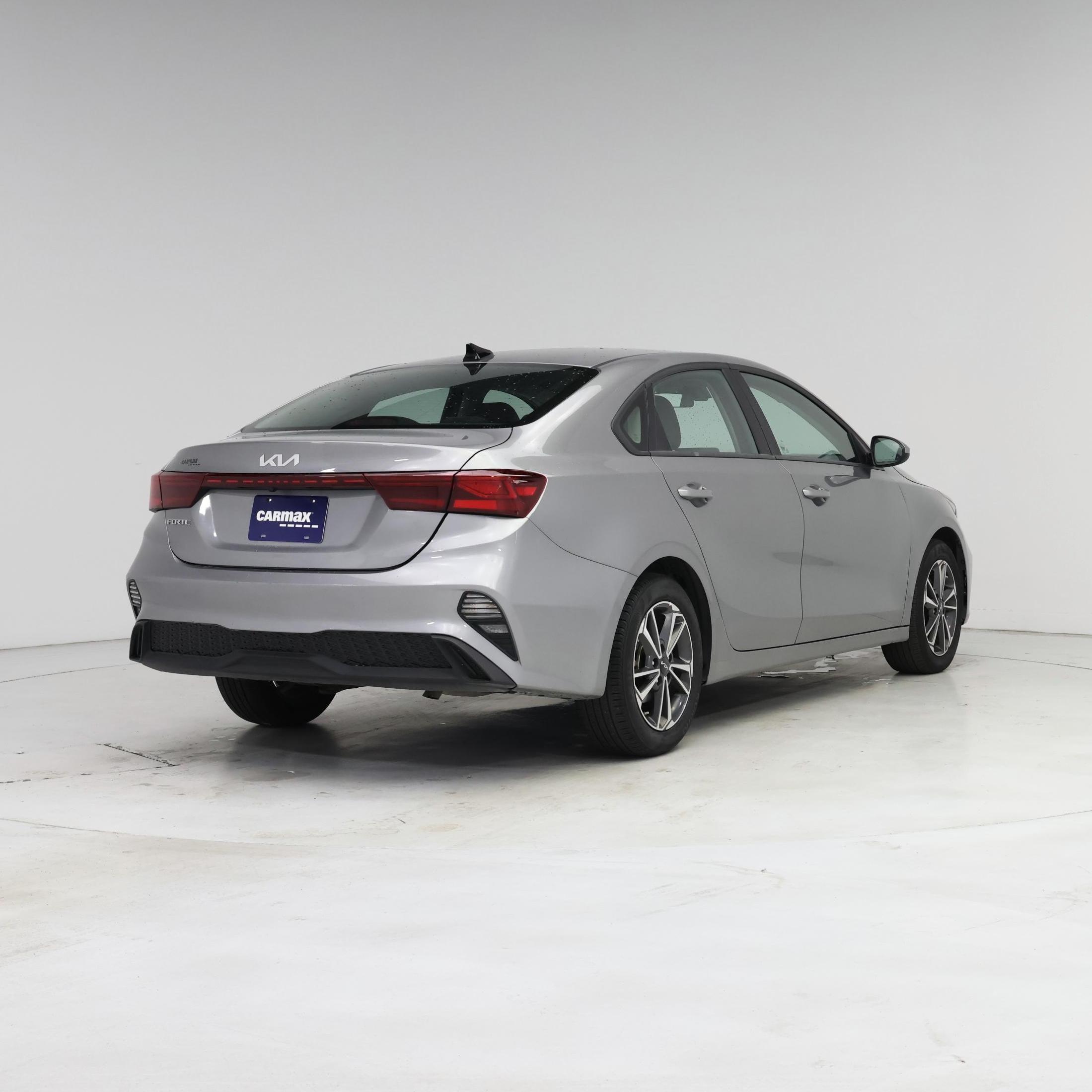 Thumbnail: 2024 Kia Forte - 8