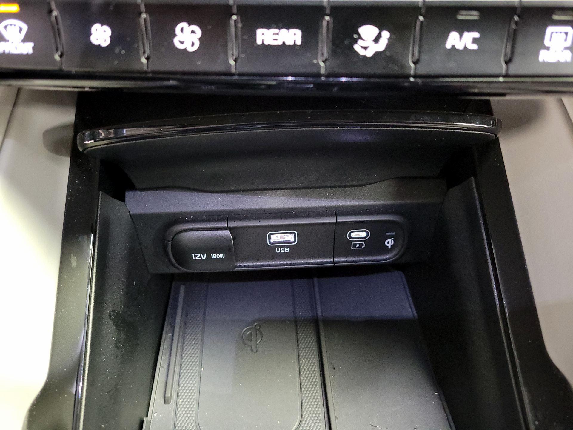 Thumbnail: 2023 Kia Telluride - 19