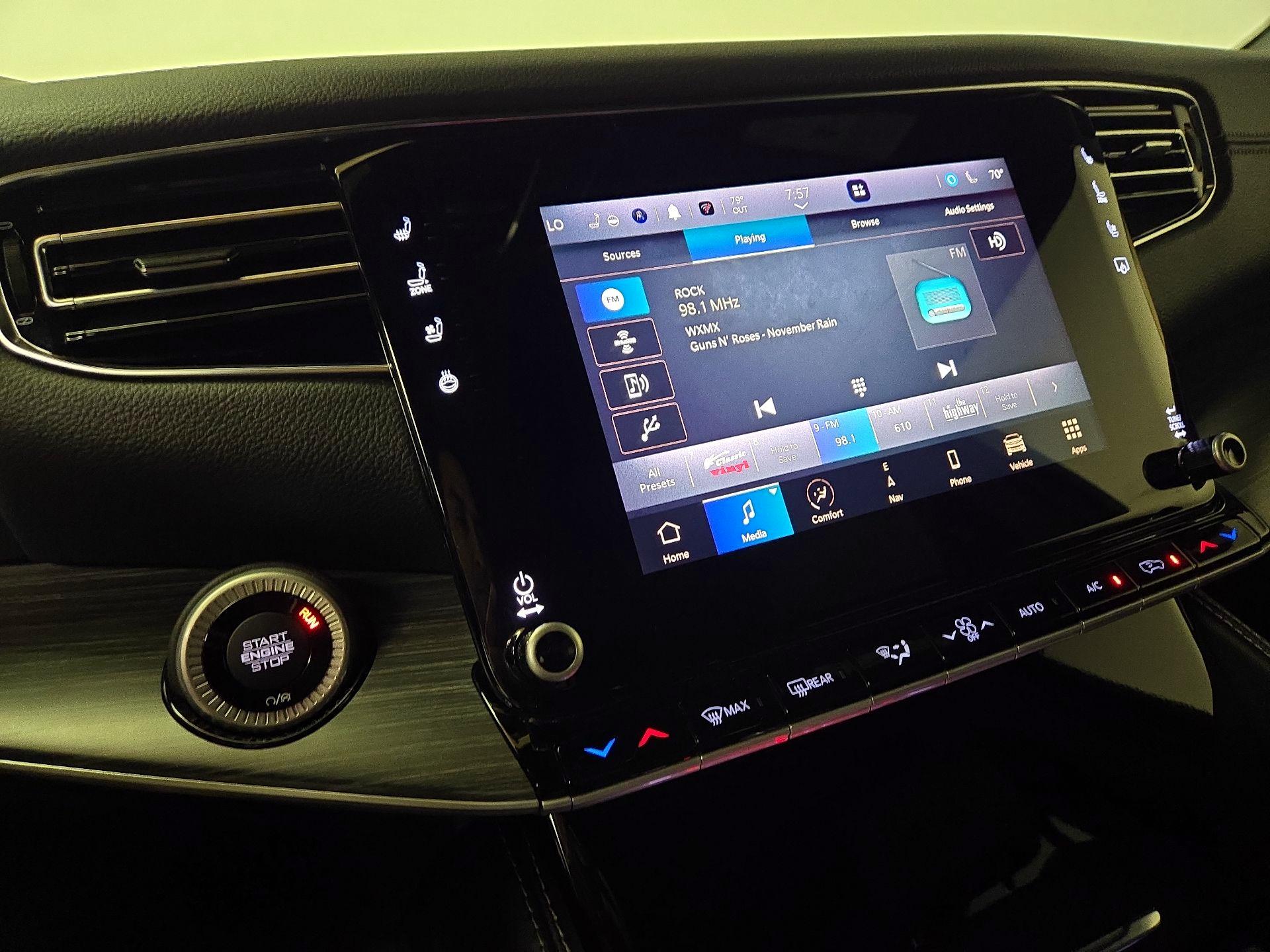 Thumbnail: 2023 Jeep Wagoneer - 16