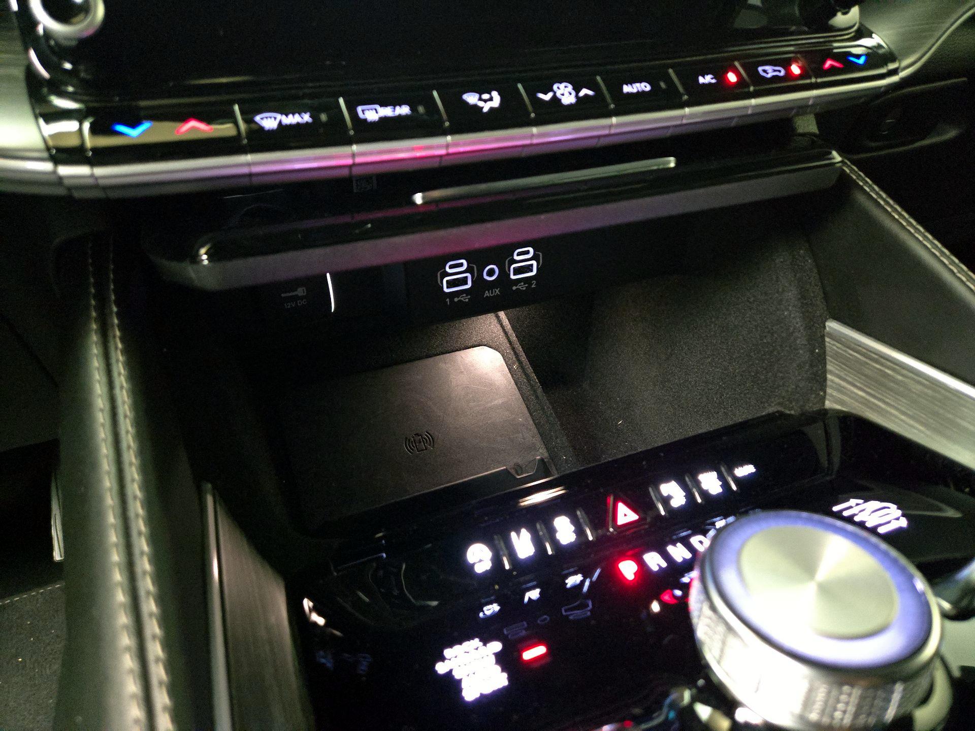 Thumbnail: 2023 Jeep Wagoneer - 19