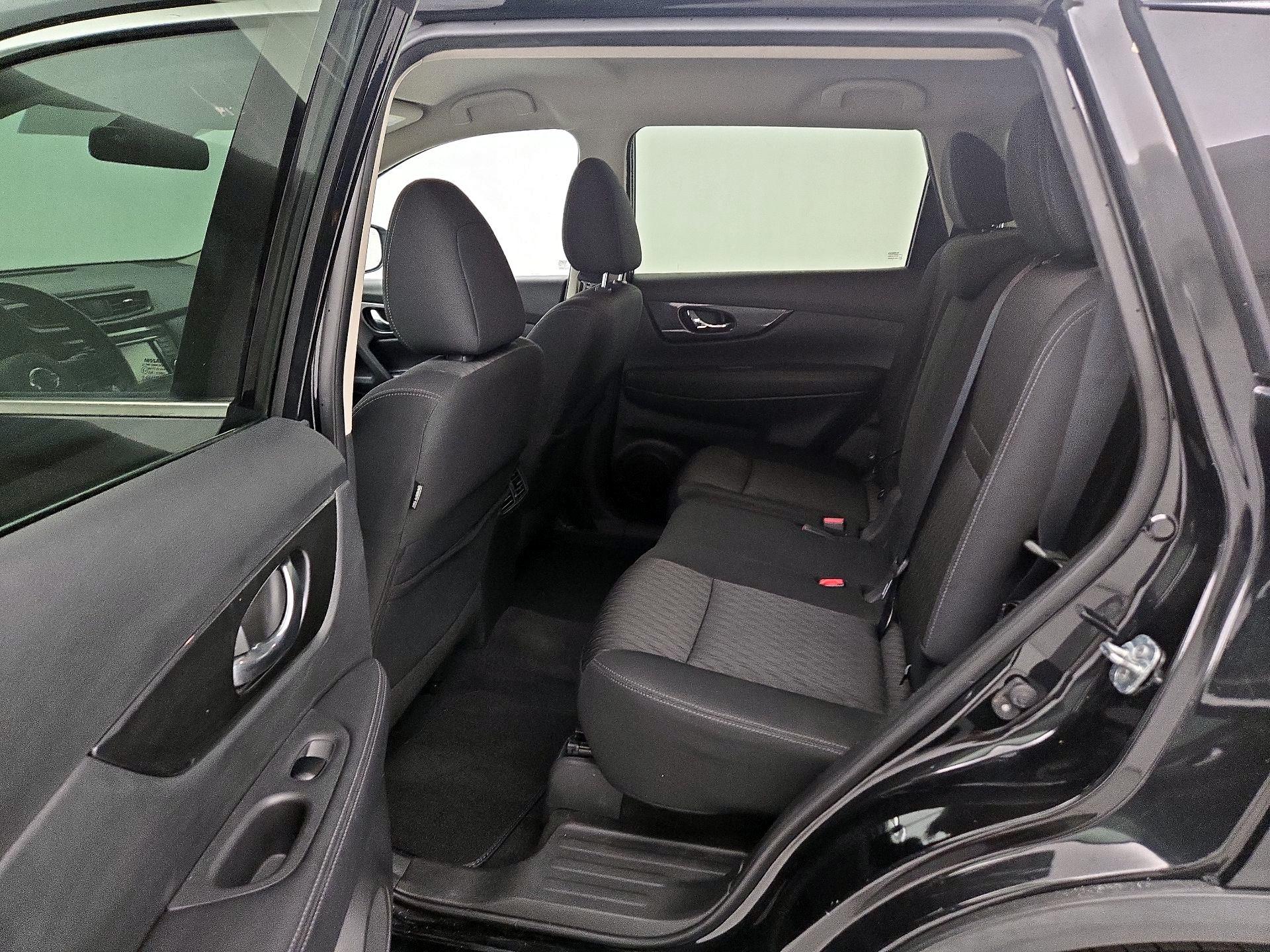 Thumbnail: 2019 Nissan Rogue - 19