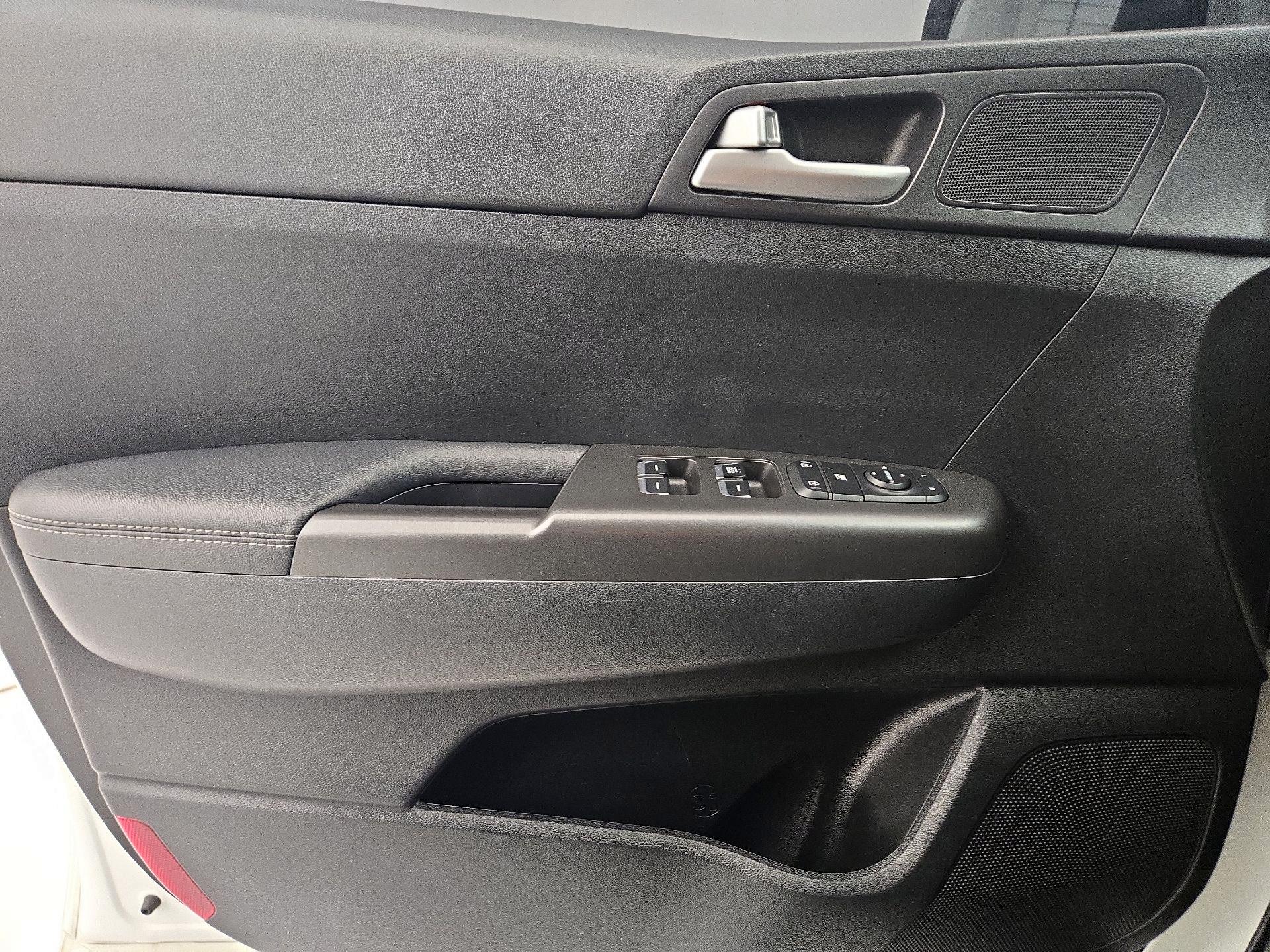 Thumbnail: 2021 Kia Sportage - 12