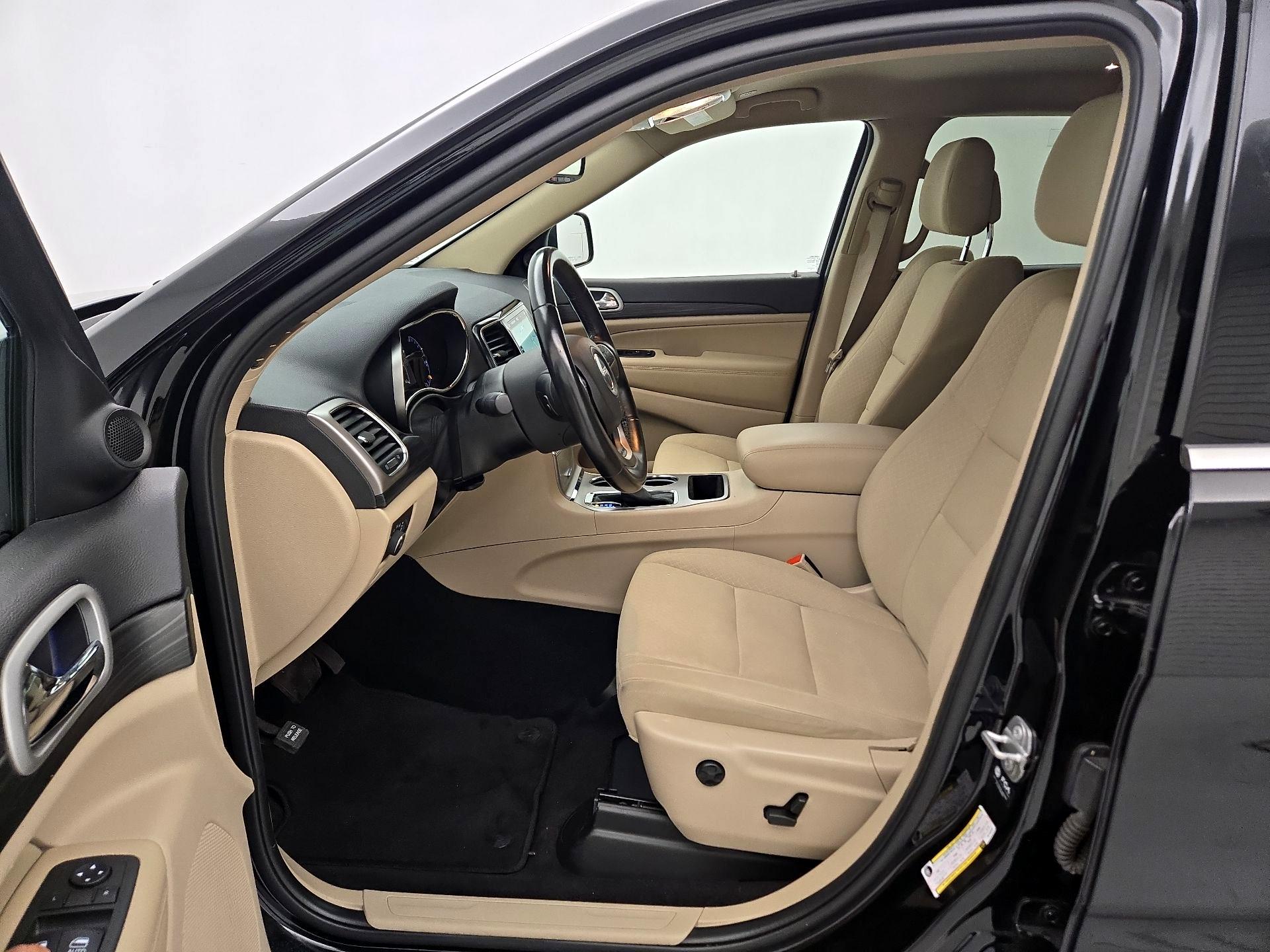 Thumbnail: 2022 Jeep Grand Cherokee - 11