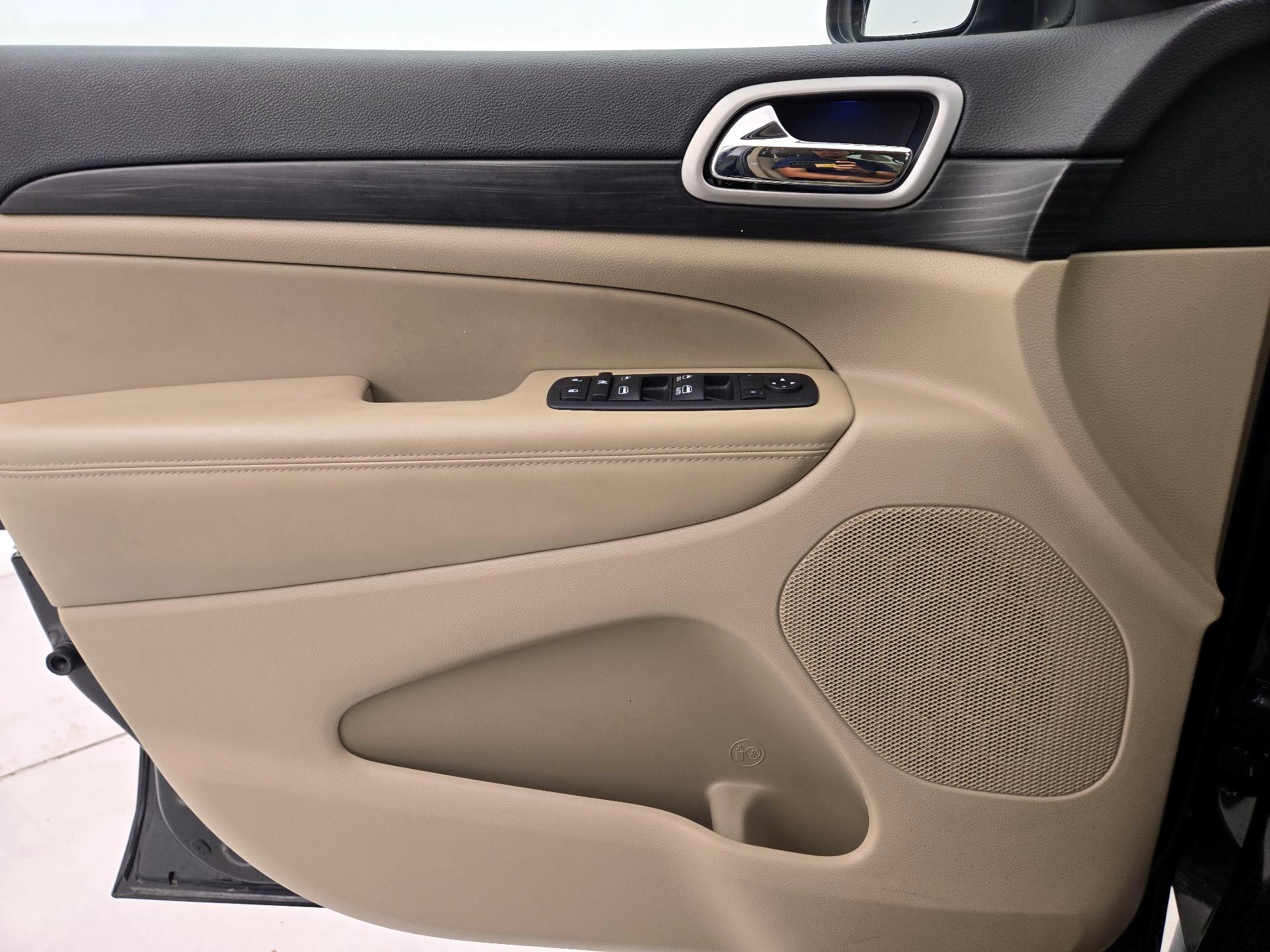 Thumbnail: 2022 Jeep Grand Cherokee - 12