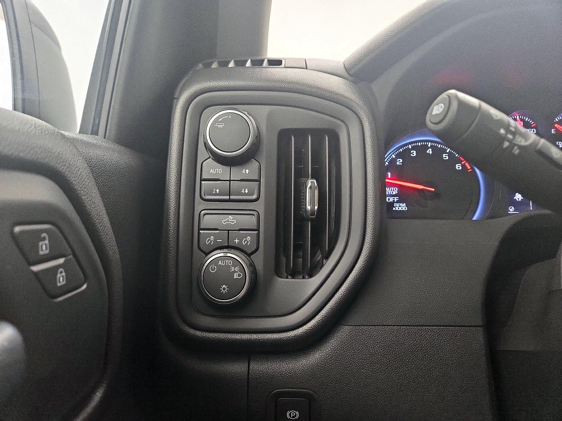 Thumbnail: 2023 Chevrolet Silverado 1500 - 13