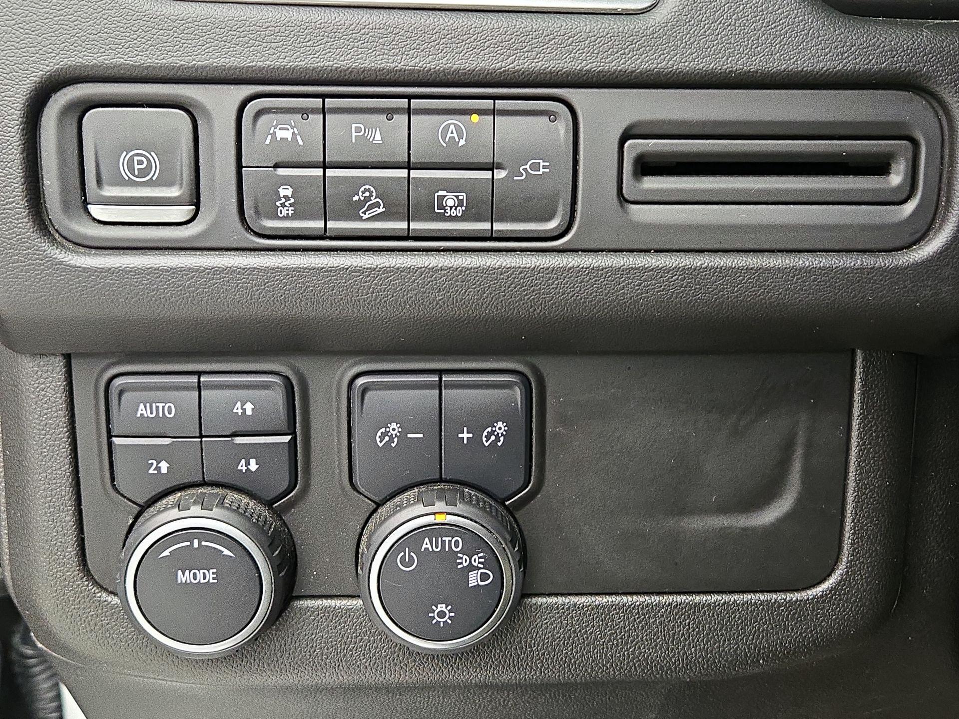 Thumbnail: 2022 Chevrolet Suburban - 13