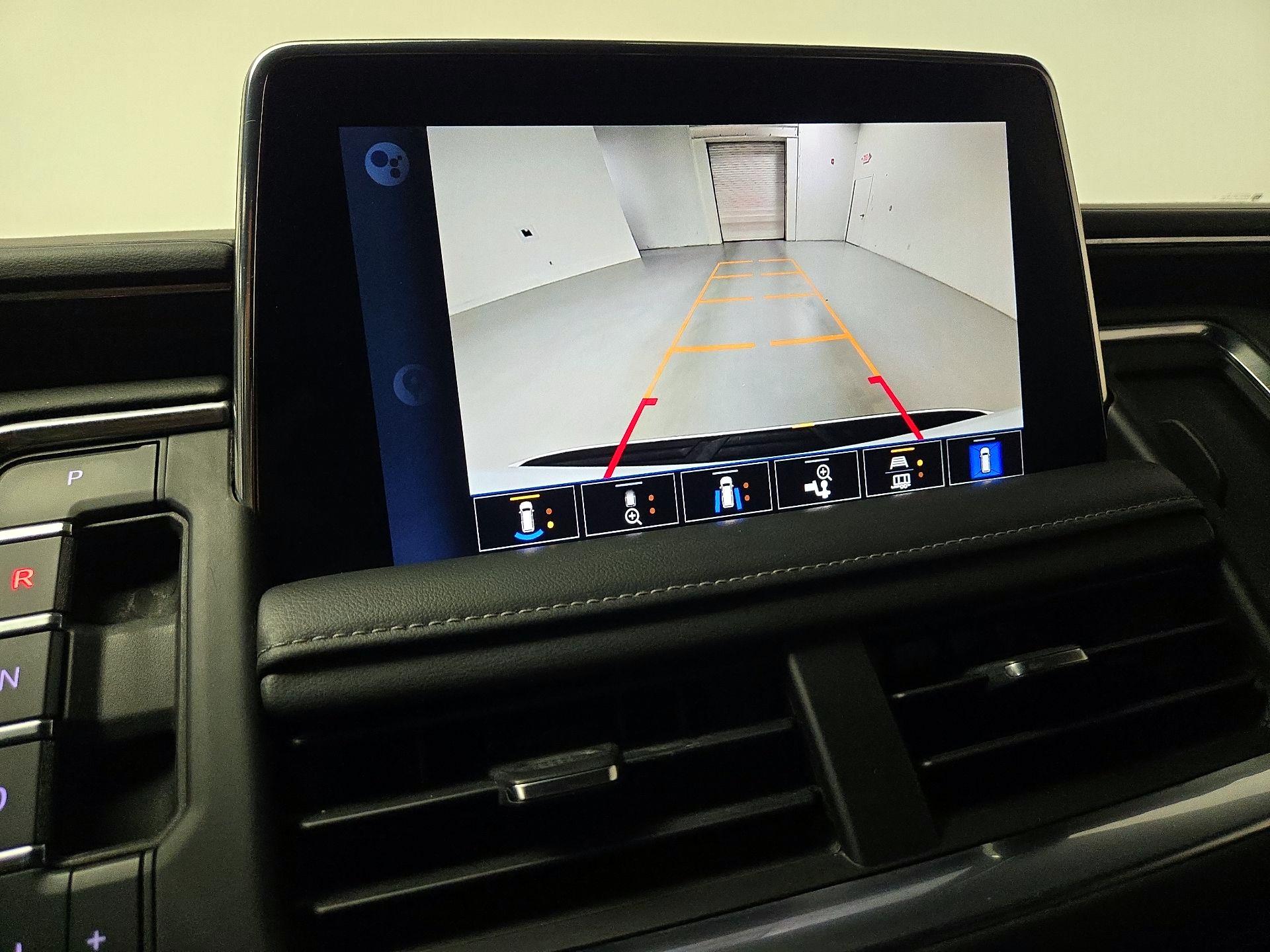 Thumbnail: 2022 Chevrolet Suburban - 15